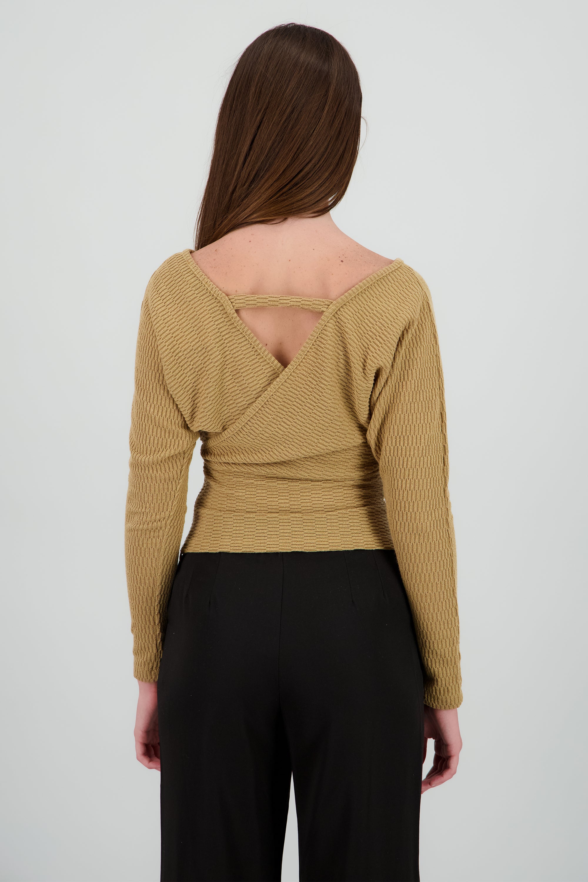 Blusa manga larga escote cruzado TAUPE