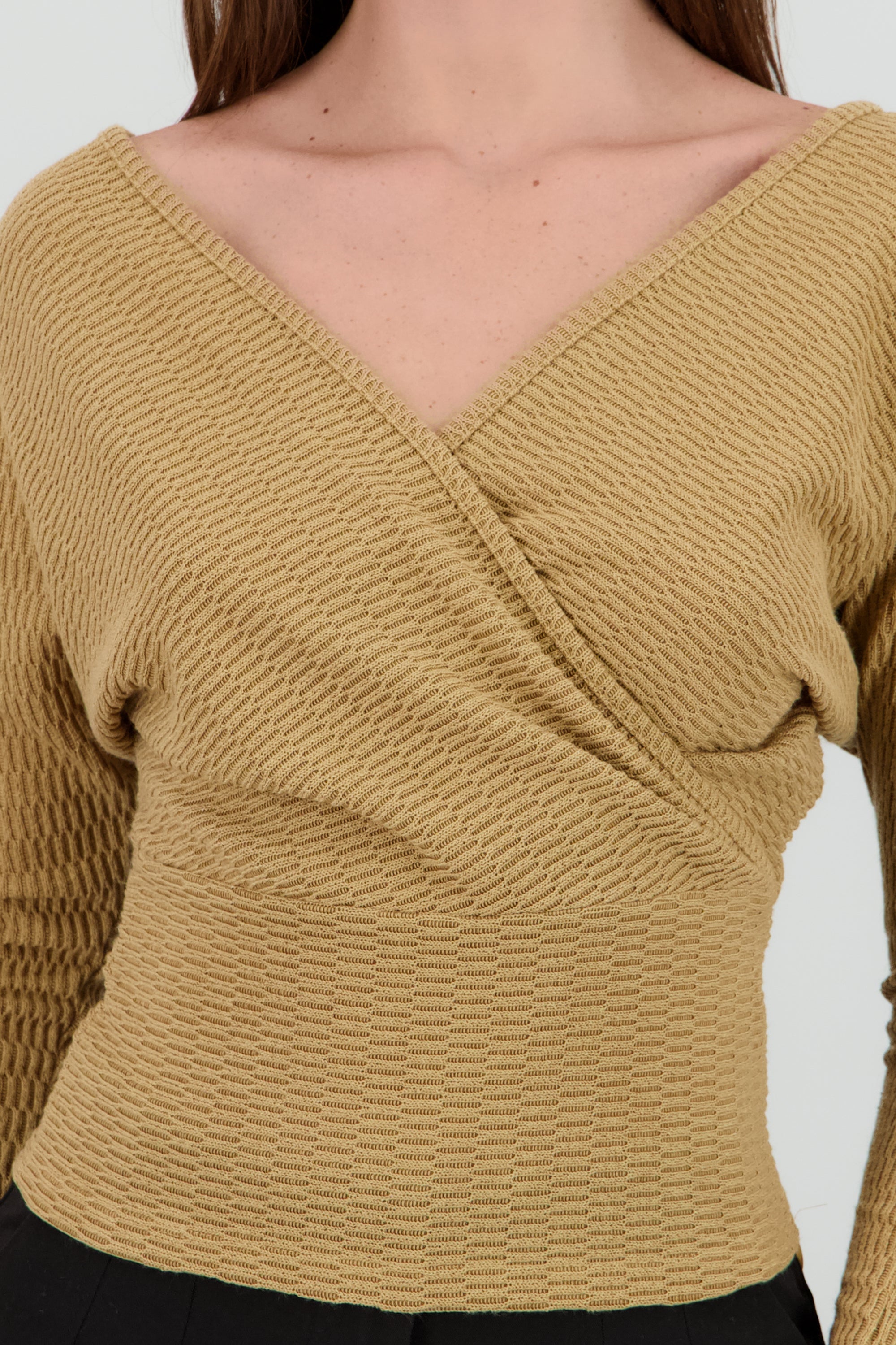 Blusa manga larga escote cruzado TAUPE
