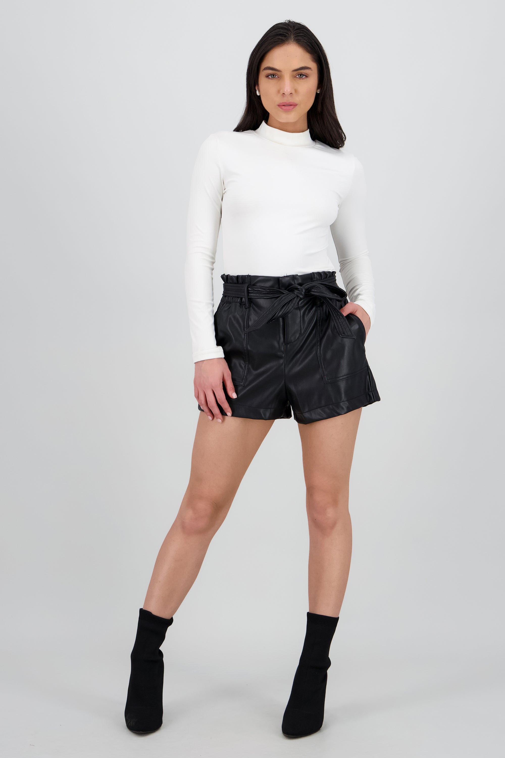 Short corto paperbag efecto piel NEGRO