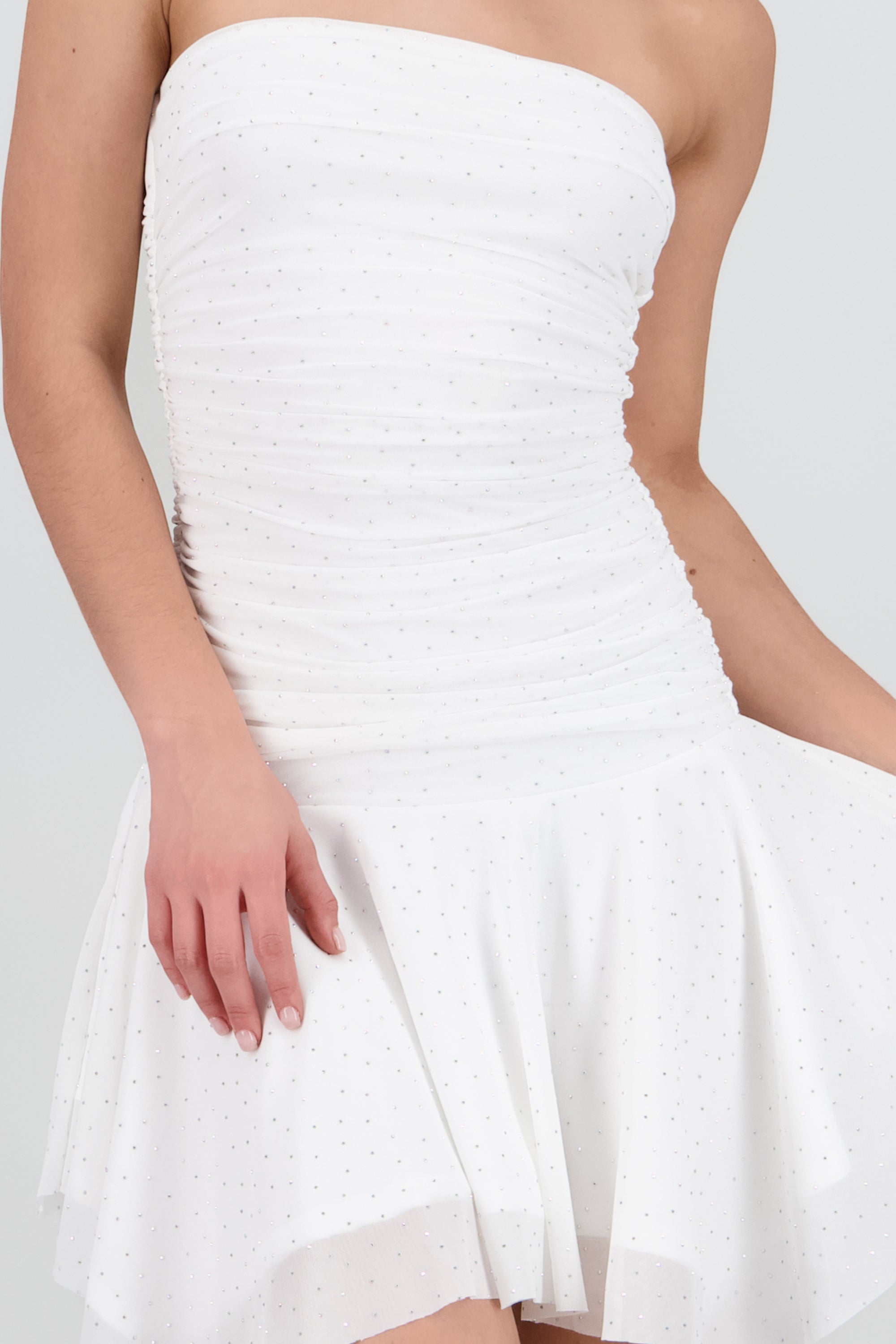 Vestido bandeau asimetrico con aplicacion brillos BLANCO