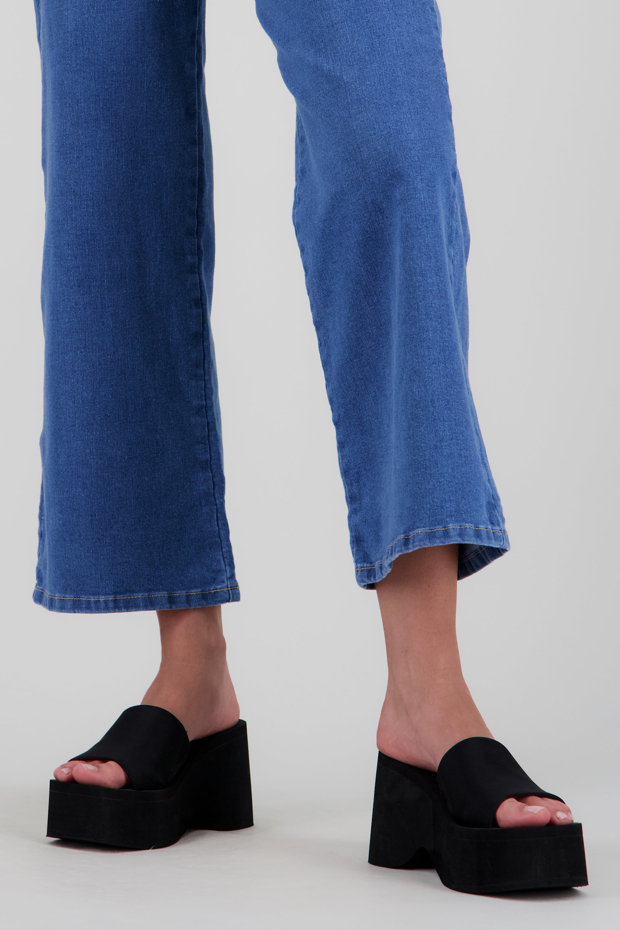 Sandalia plataforma tira NEGRO