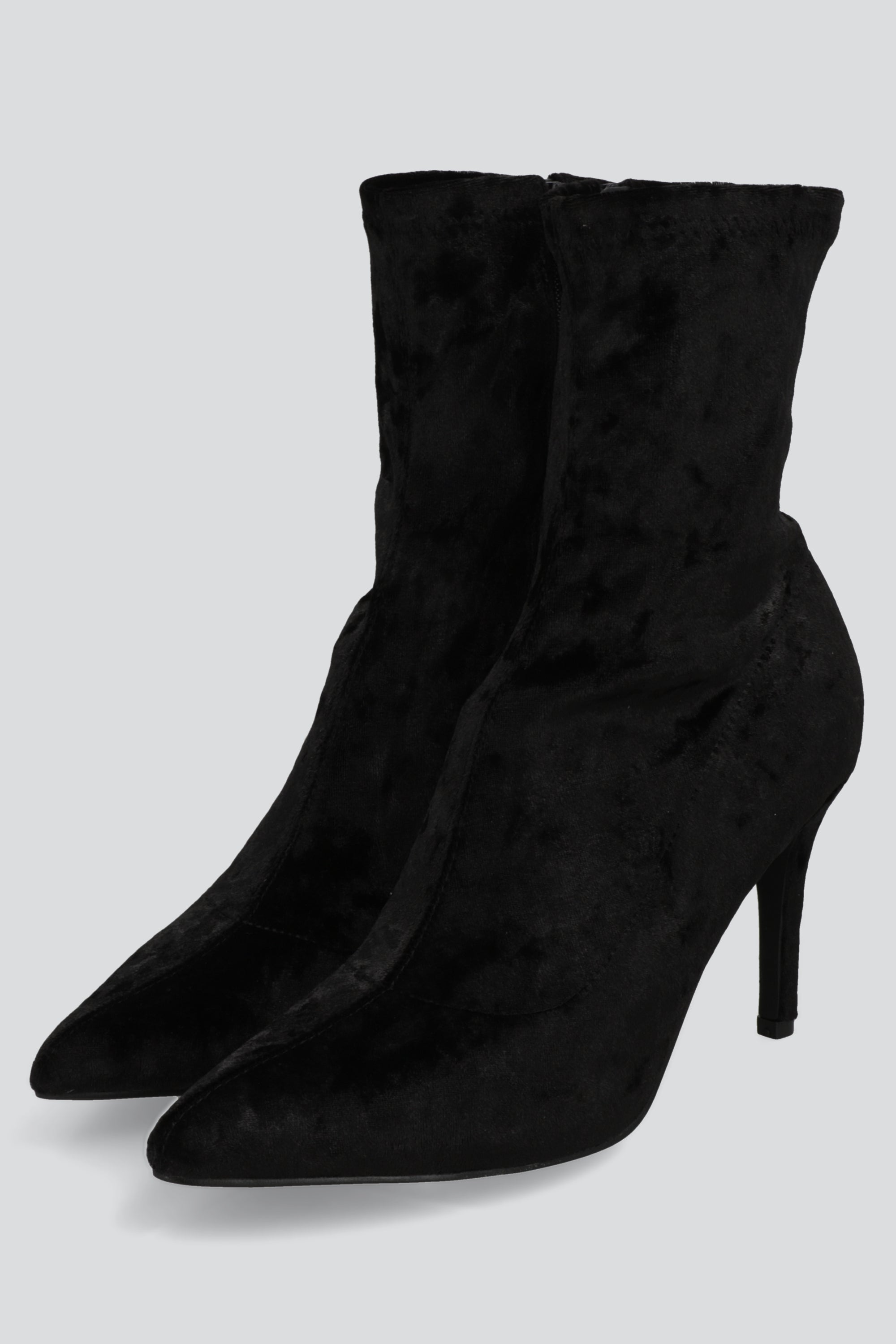 Botin pointy tacon alto terciopelo NEGRO