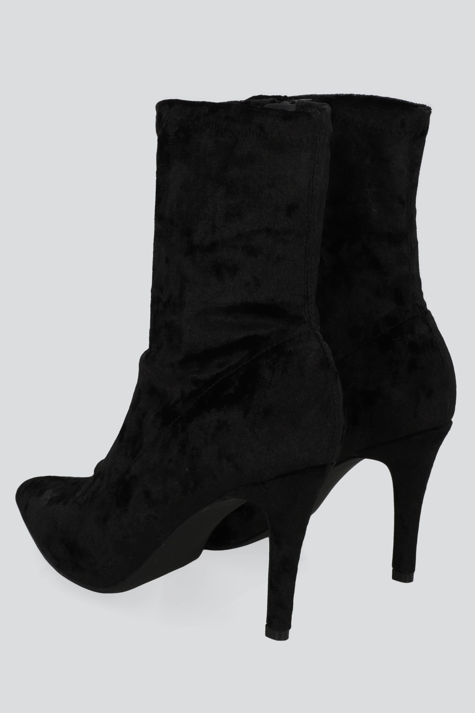 Botin pointy tacon alto terciopelo NEGRO