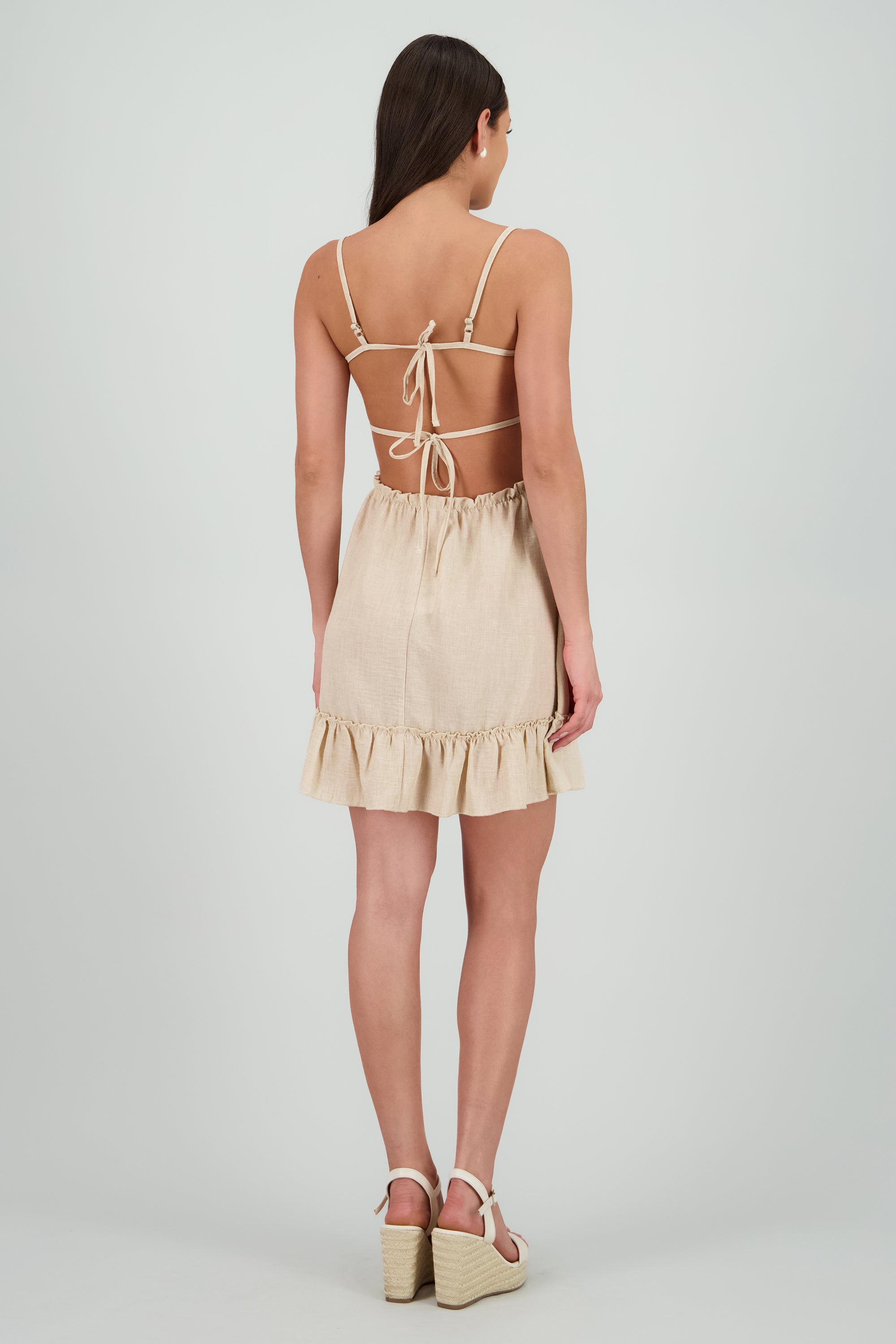 Vestido mini escote esplada cortes ARENA