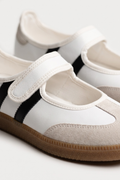 Tenis flat dos lineas