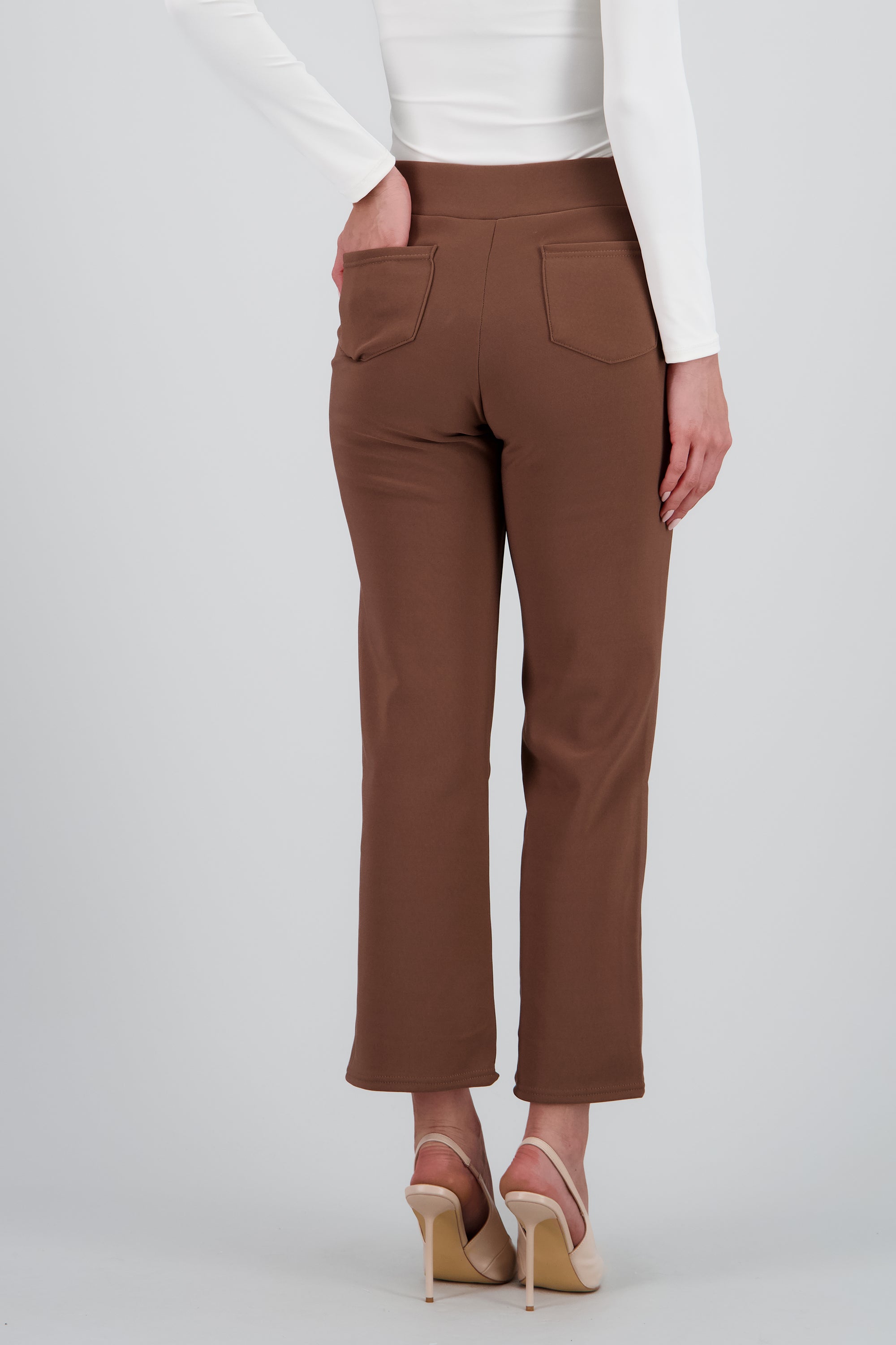 Pantalon straight con pinzas CAFE