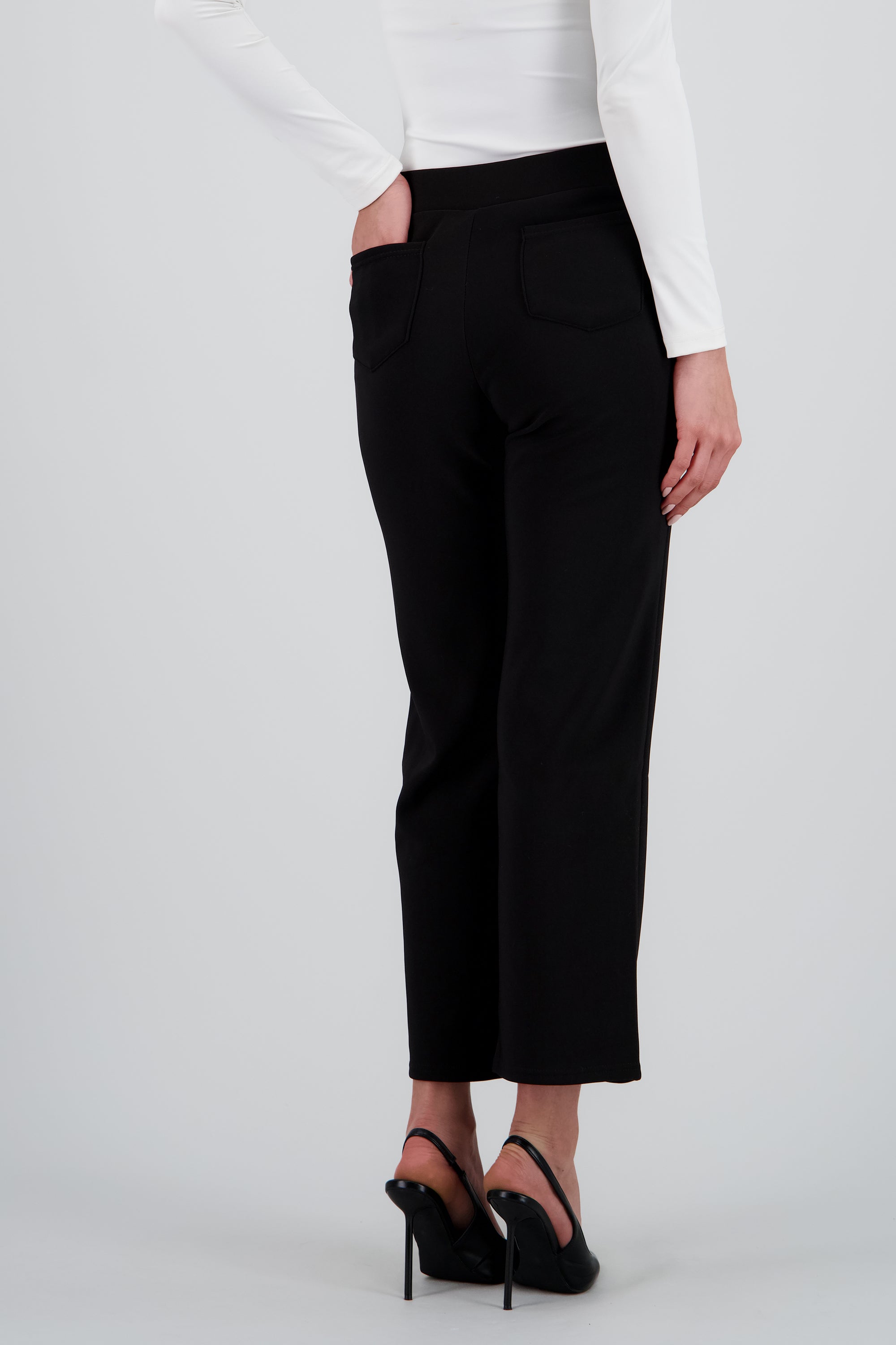 Pantalon straight con pinzas NEGRO