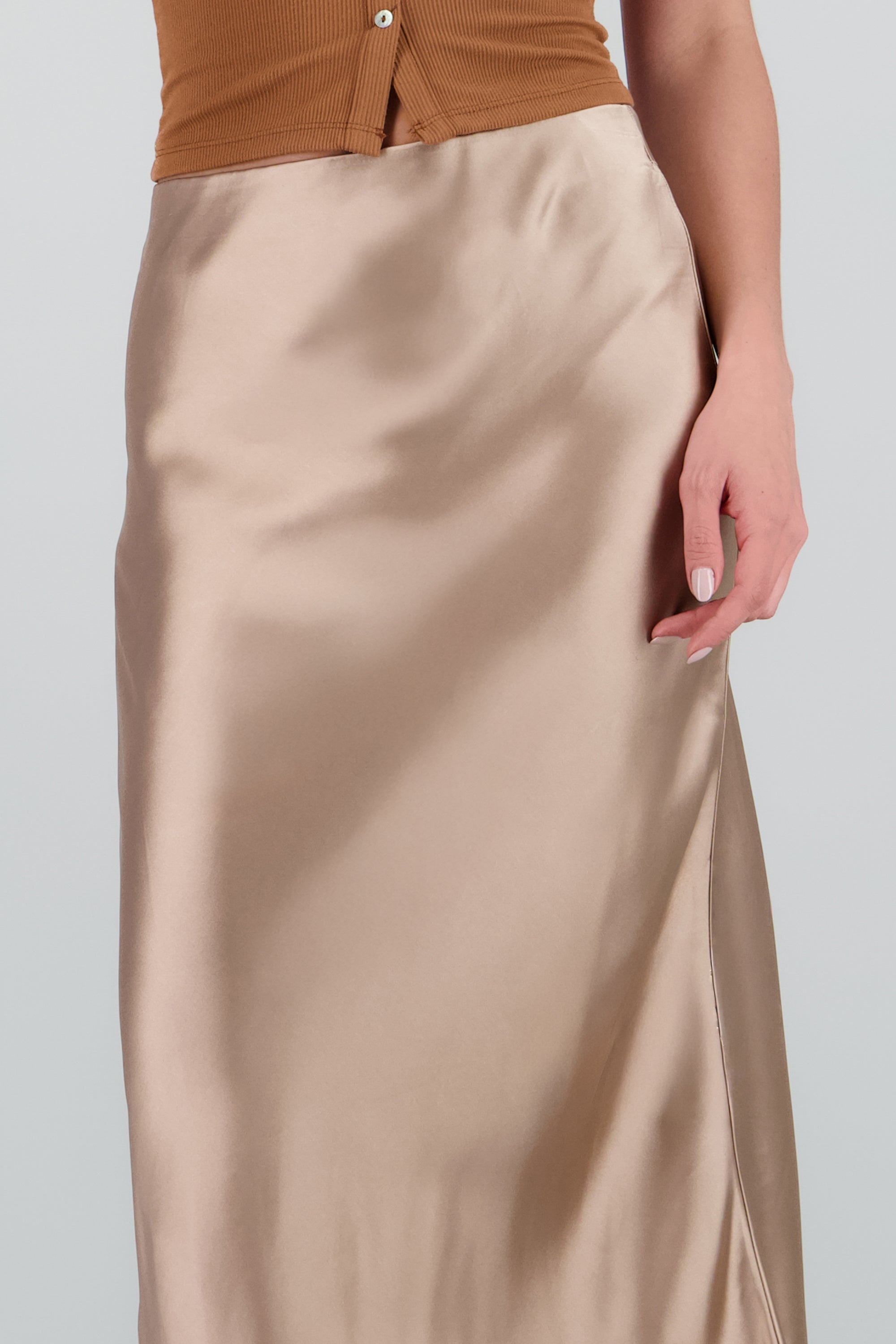 Falda satin maxi lisa KHAKI