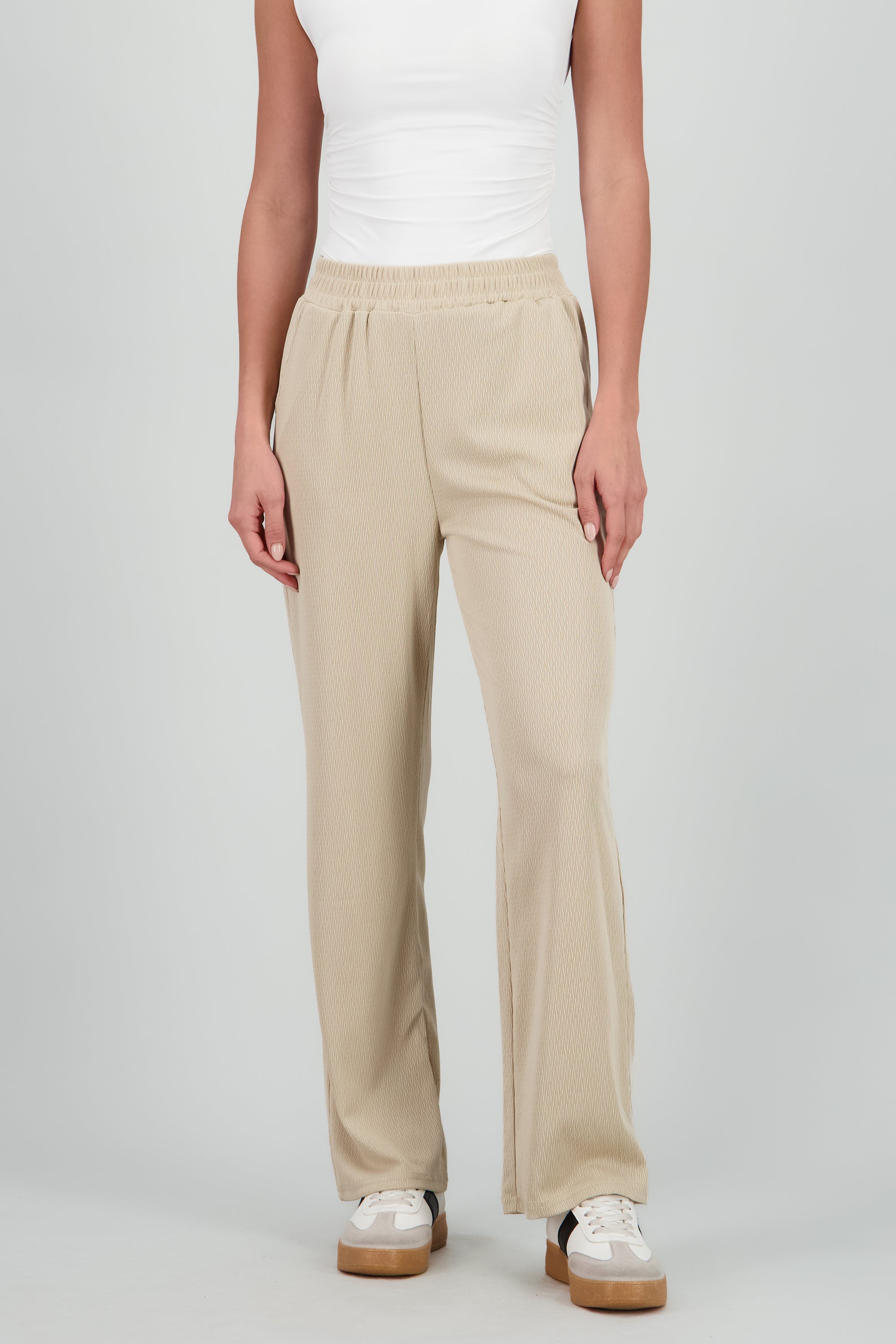 Pantalon textura con bolsas ARENA