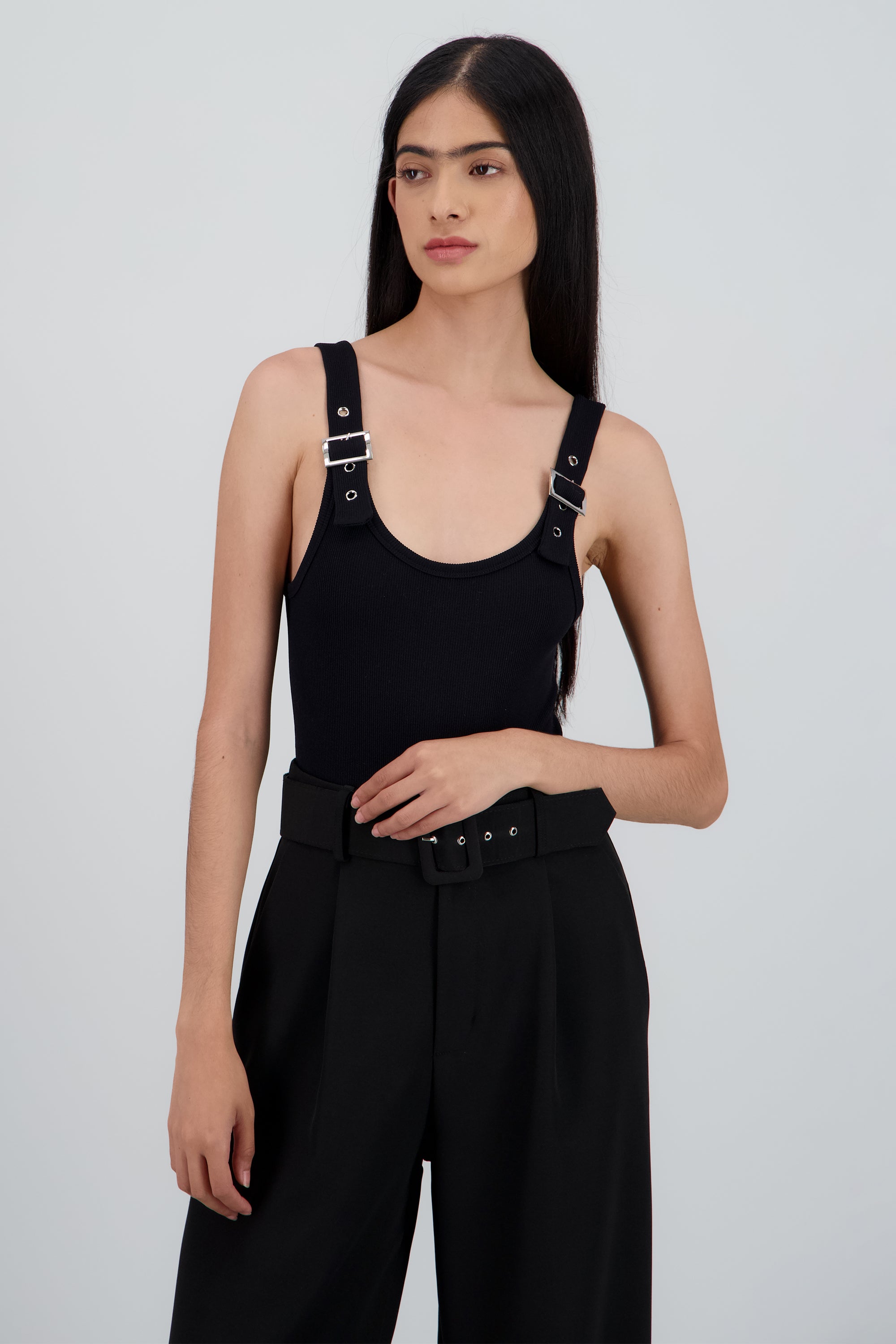 Bodysuit detalle tirante con hebillas NEGRO
