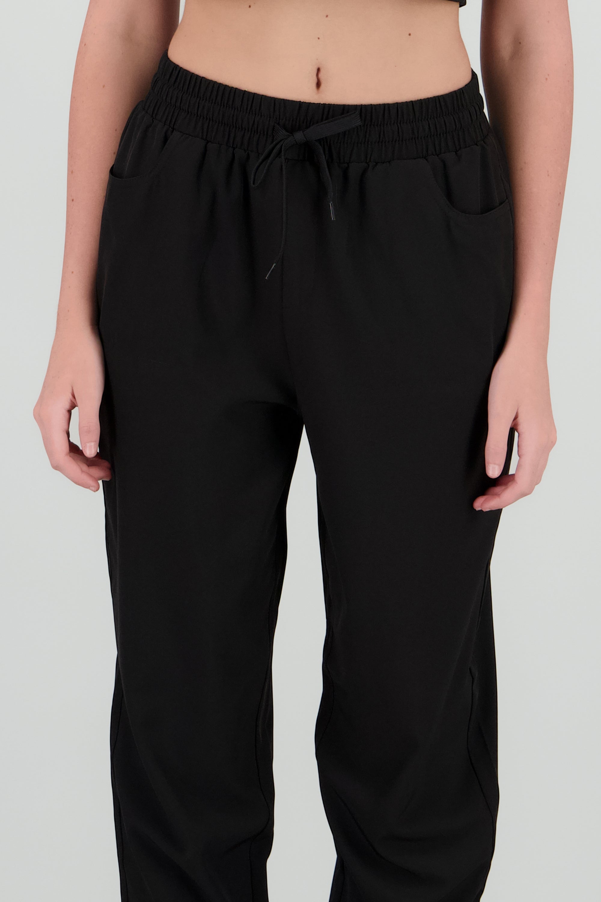 Jogger liso resorte NEGRO