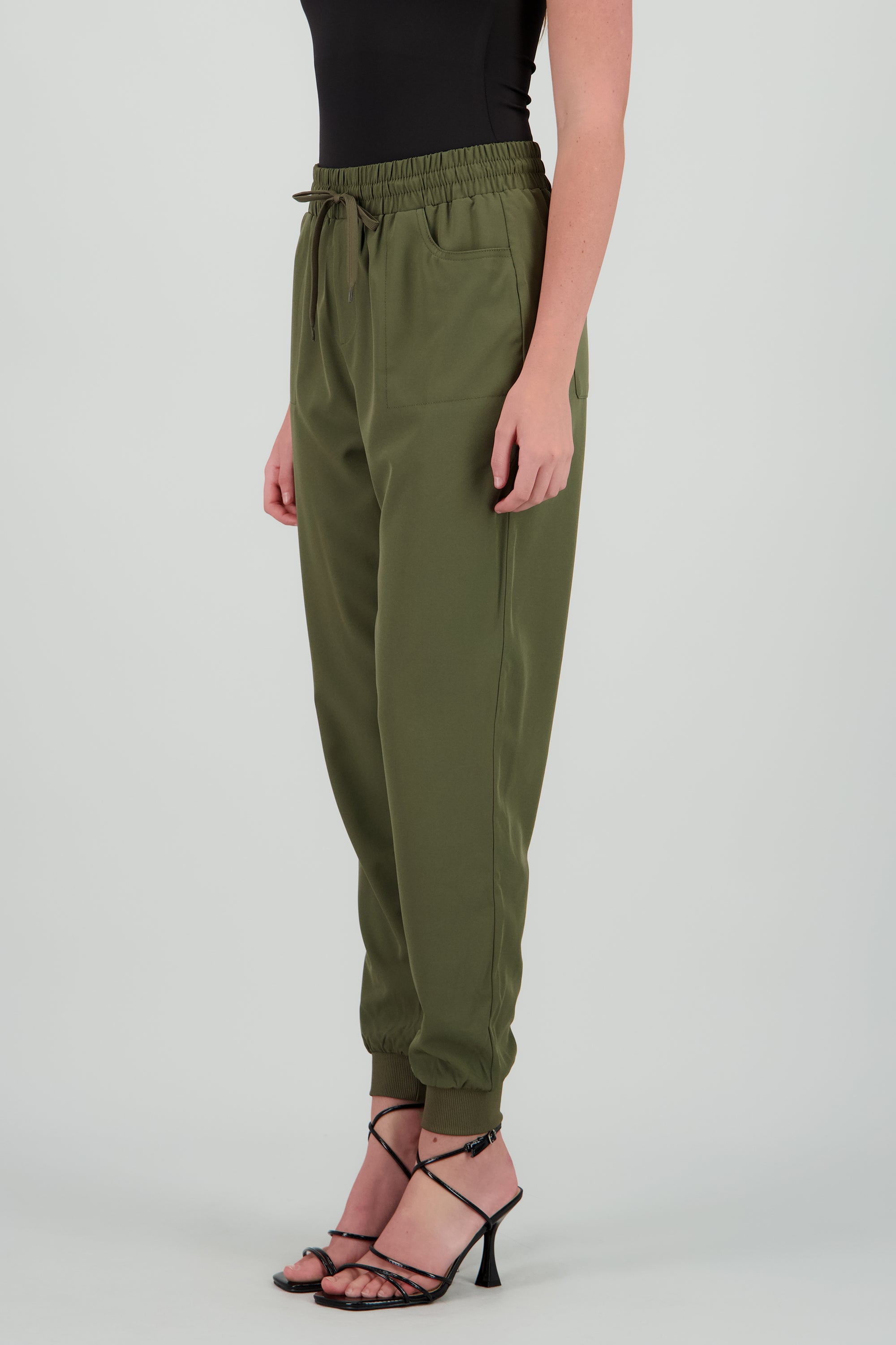 Jogger liso resorte OLIVO
