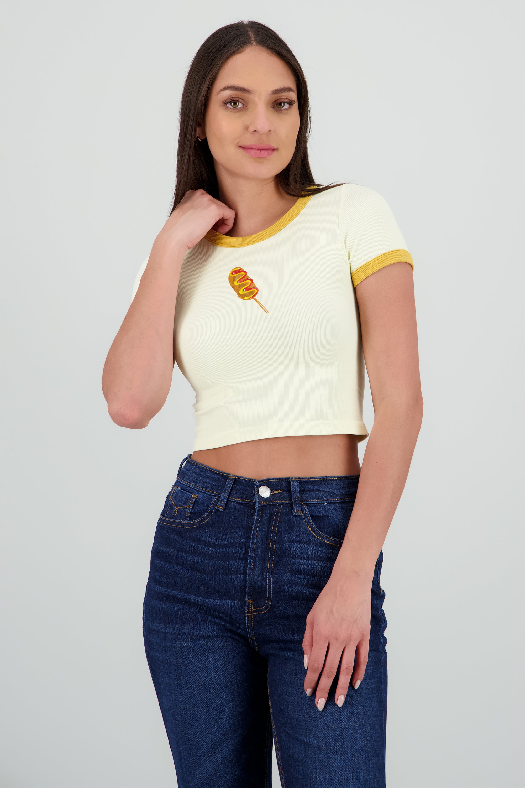 Playera manga corta estampado contraste AMARILLO
