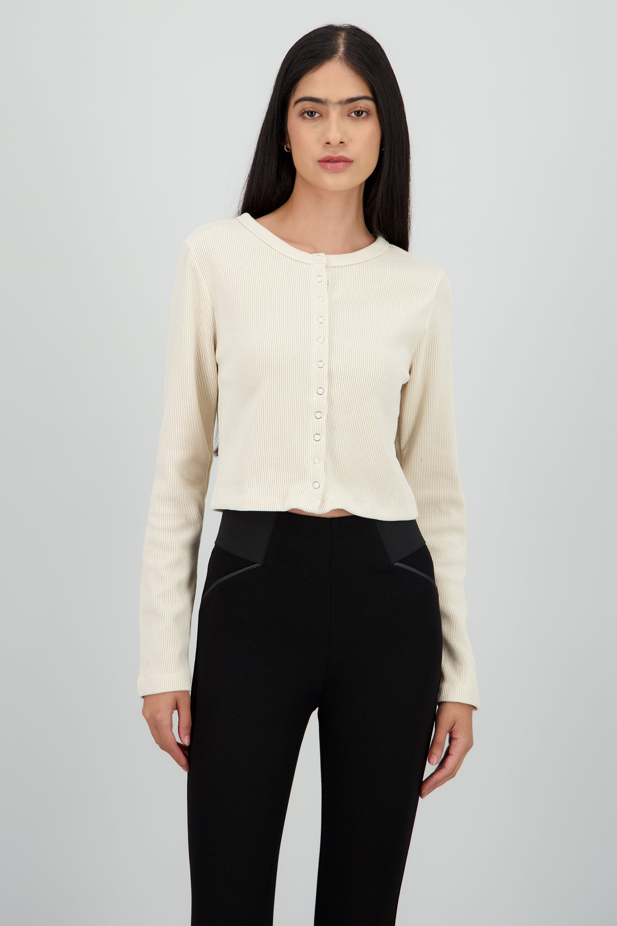 Sueter botones presion CREMA