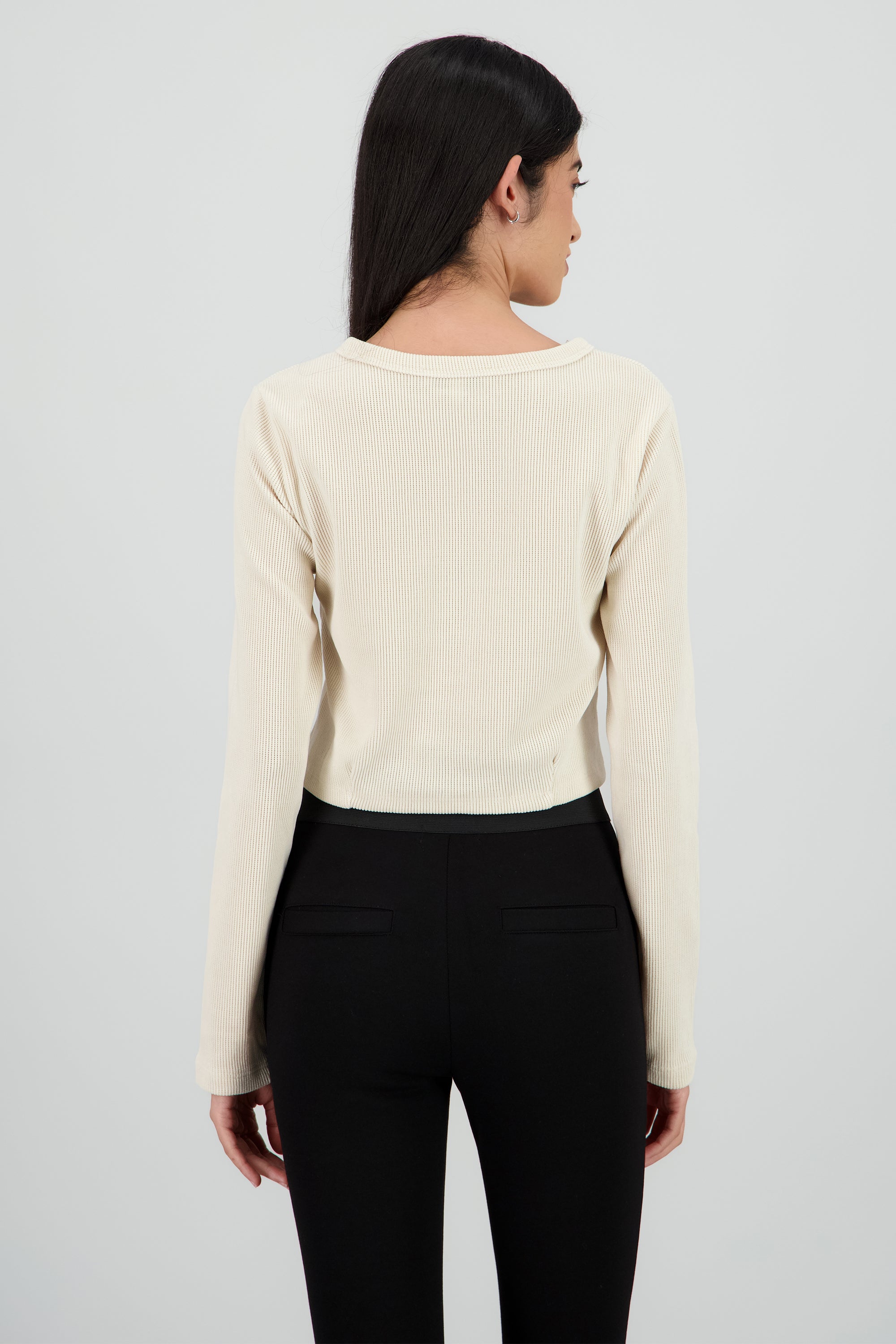 Sueter botones presion CREMA
