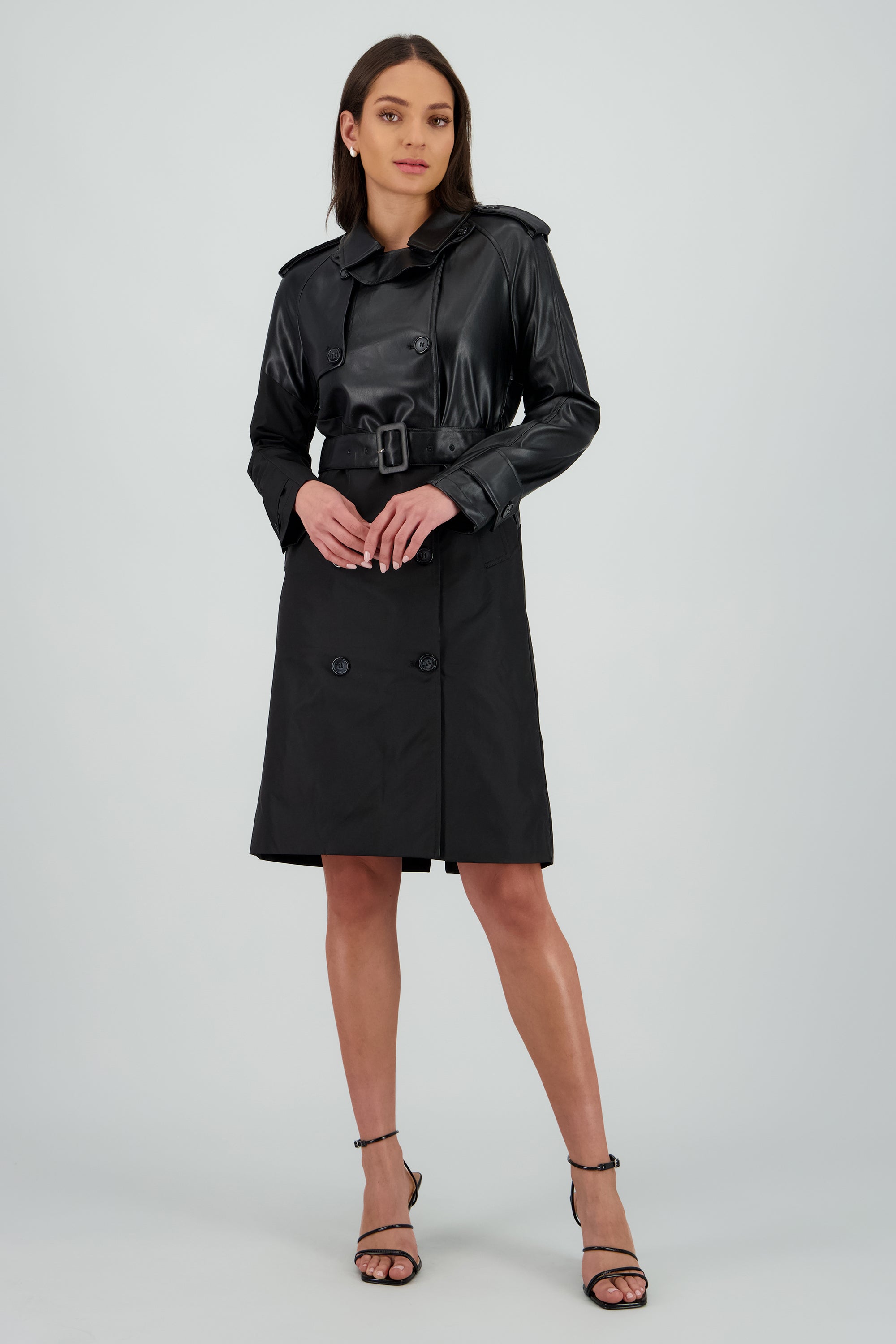 Gabardina larga contraste pu NEGRO