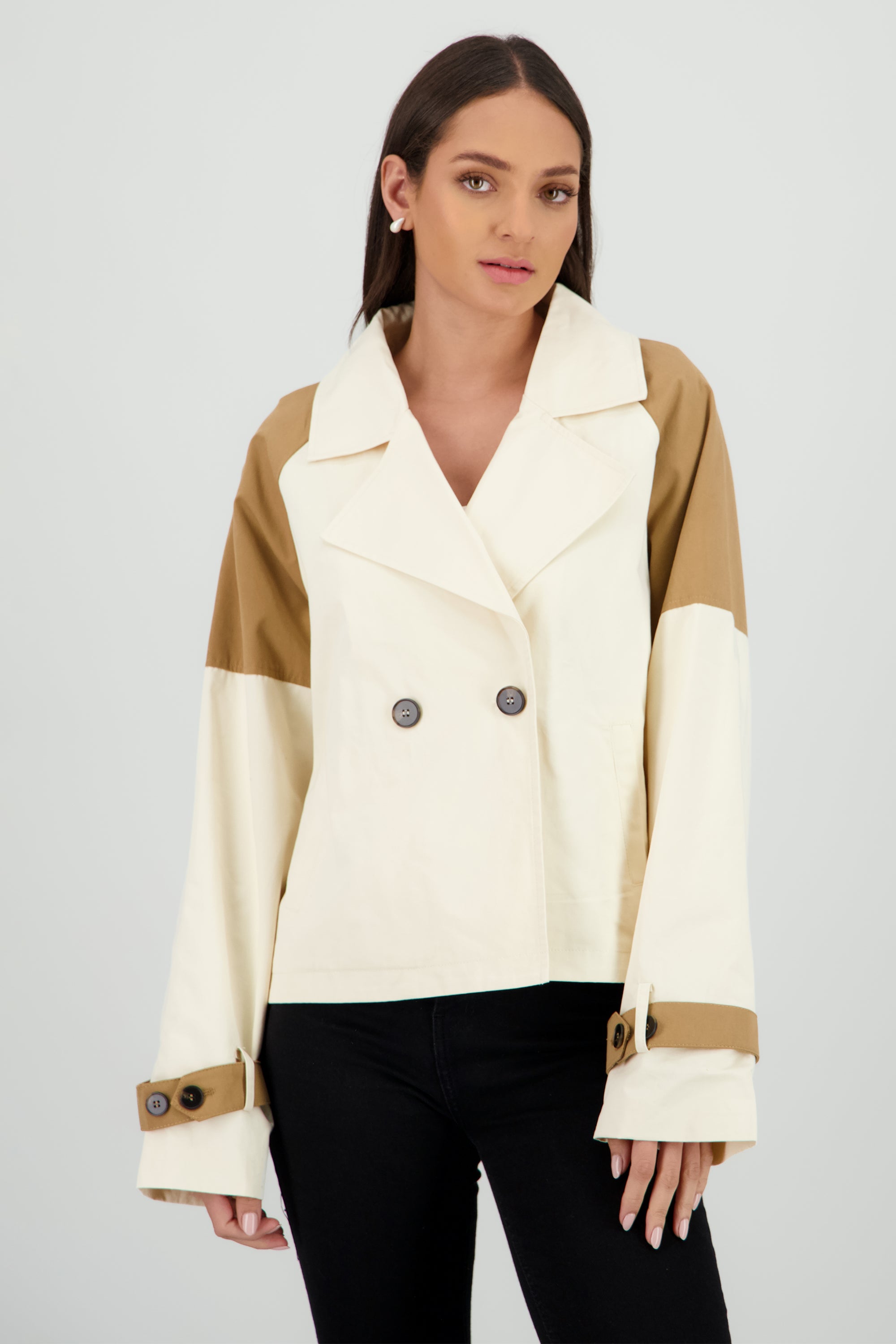 Gabardina crop detalle contraste mangas KHAKI COMBO