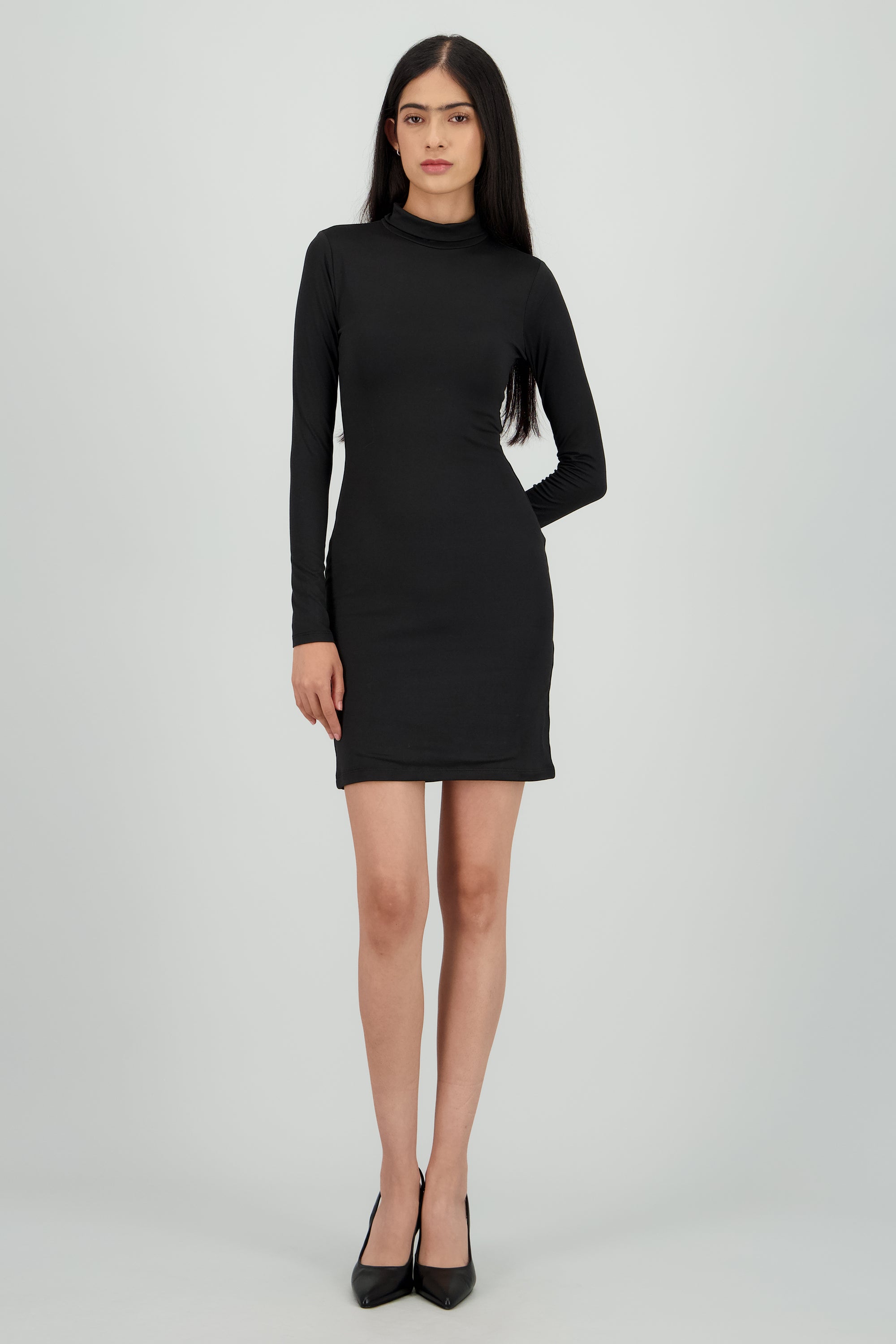 Vestido mini con cuello alto manga larga NEGRO