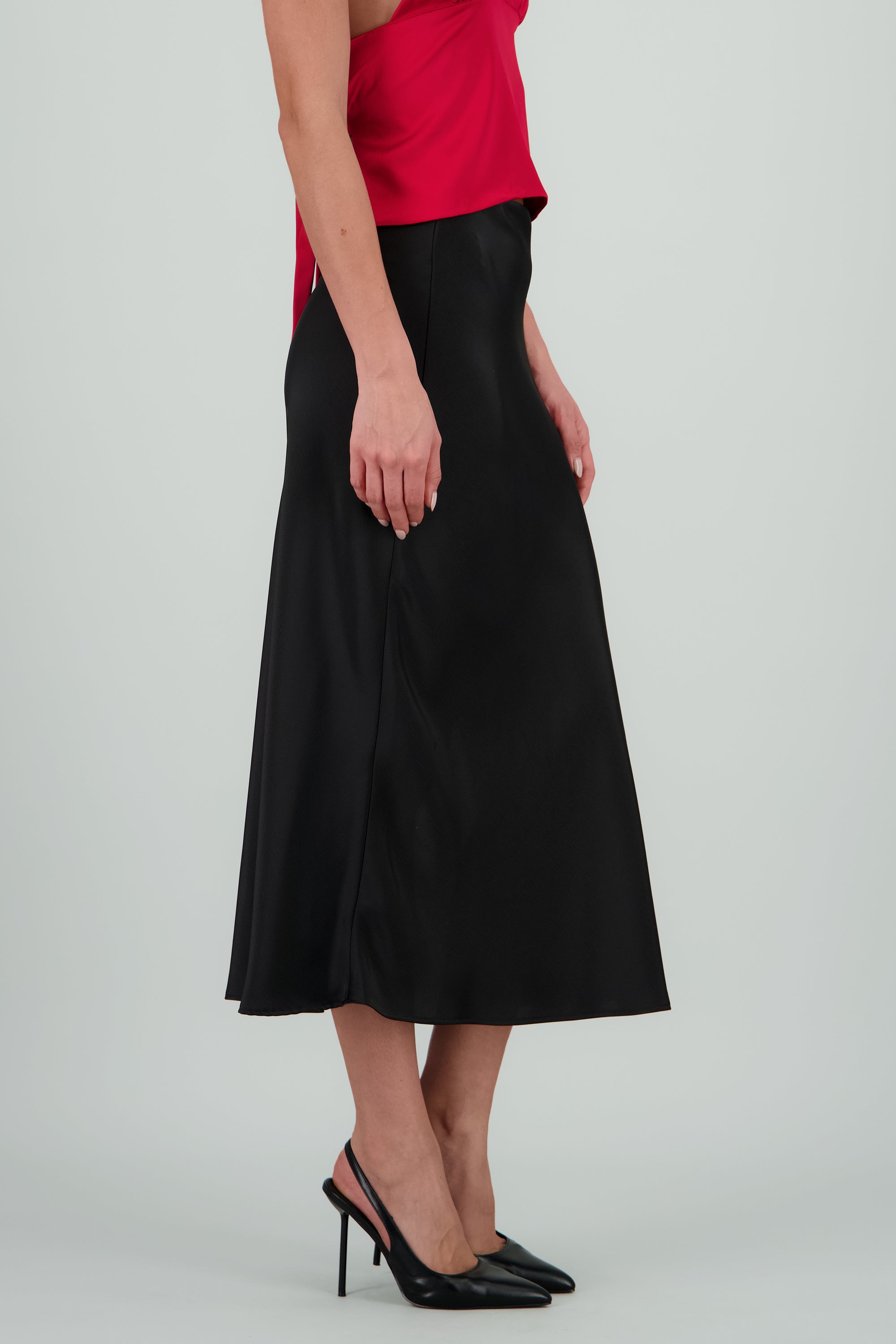 Falda satin maxi con abertura NEGRO