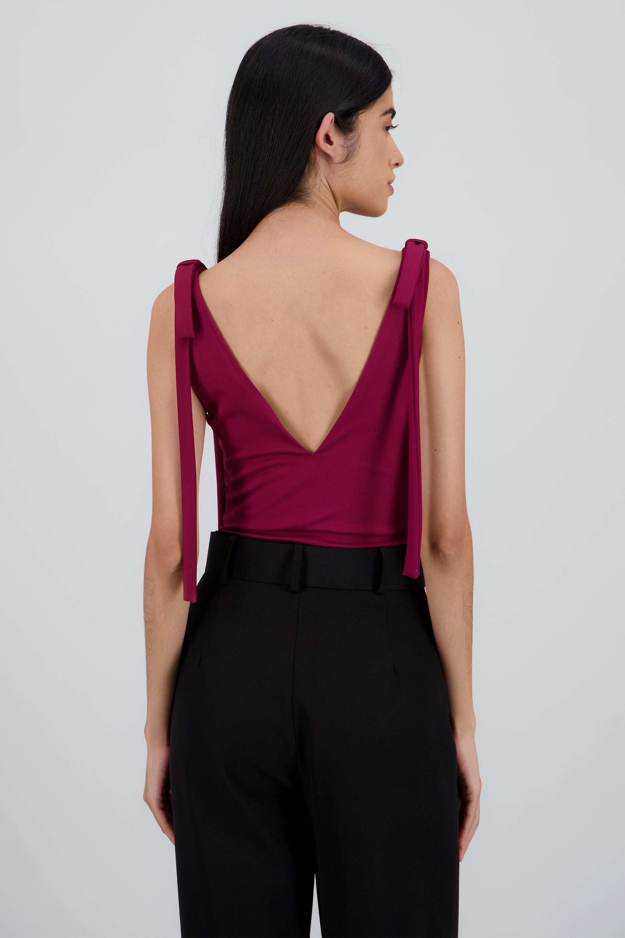 Bodysuit moños escote V VINO