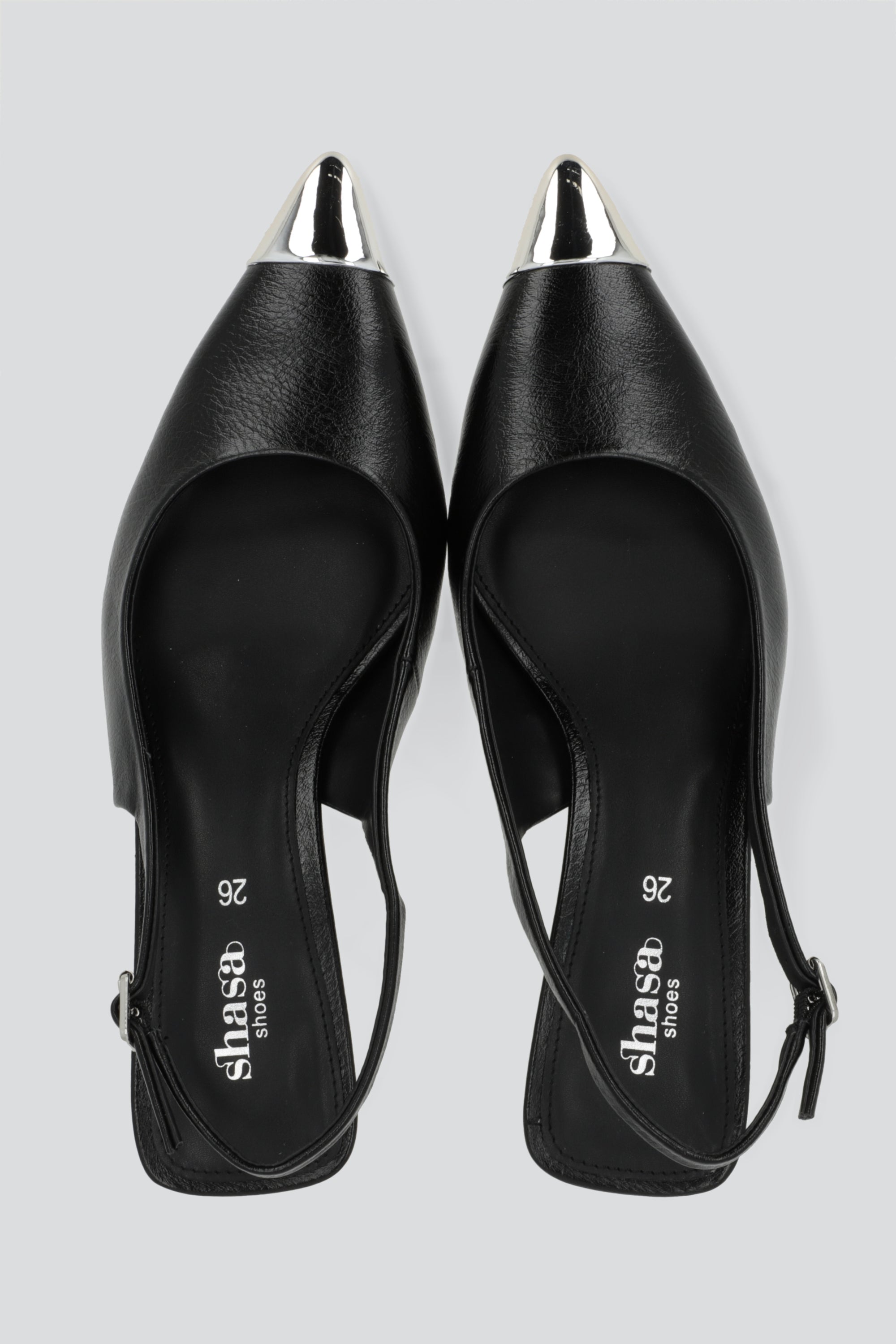 Tacon puntal slingback detalle metal NEGRO