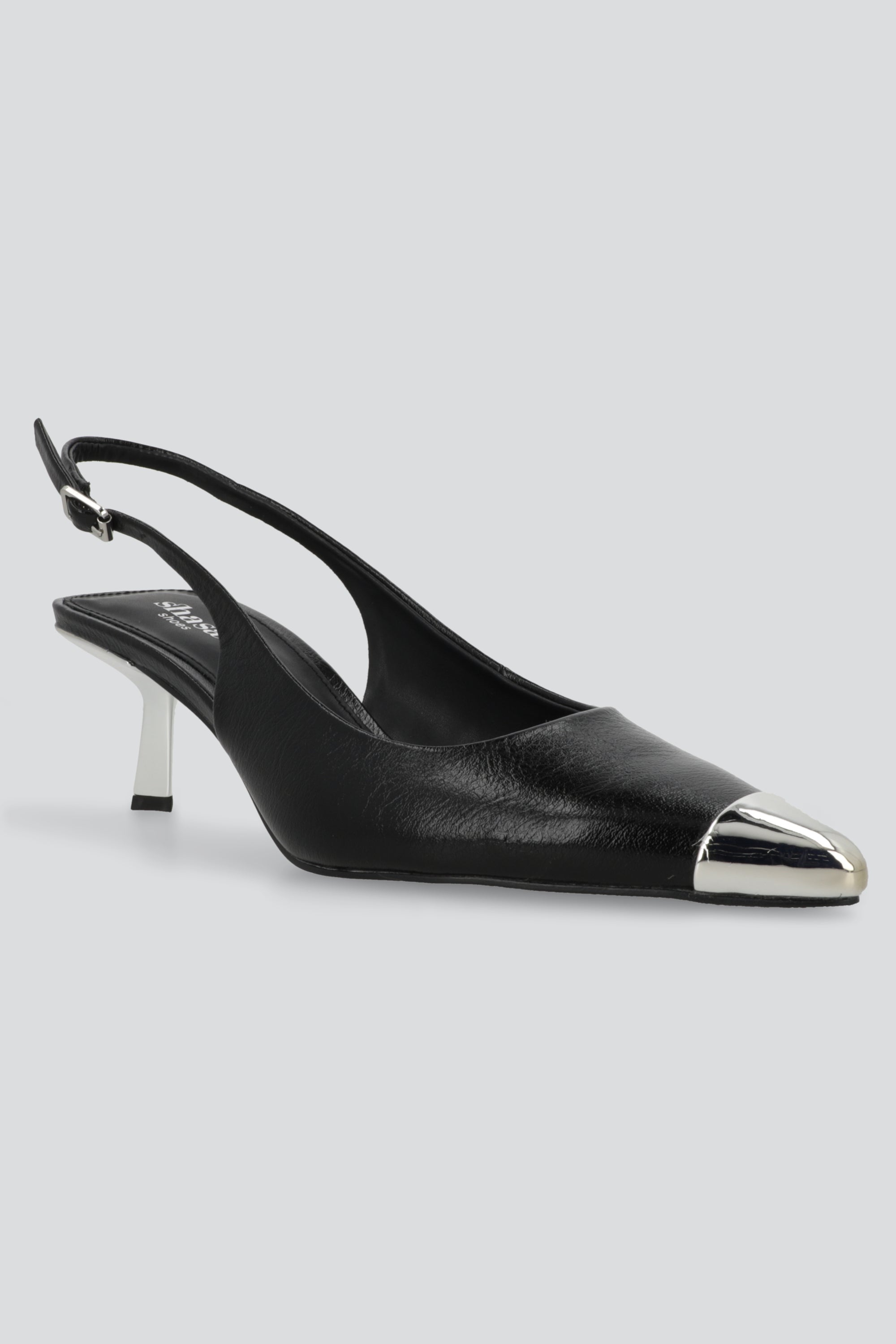 Tacon puntal slingback detalle metal NEGRO