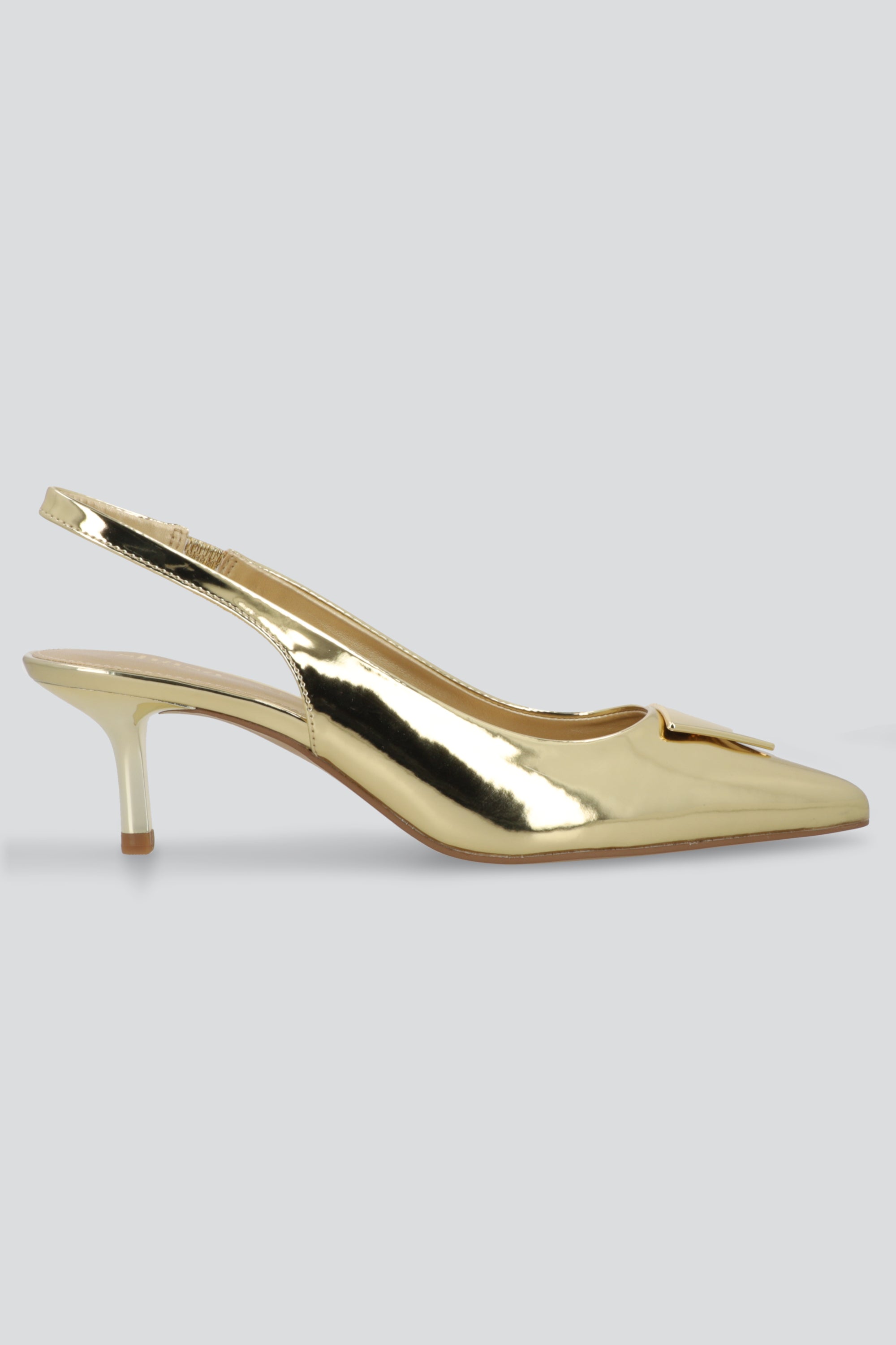 Tacon slingback metalico aplicacion ORO