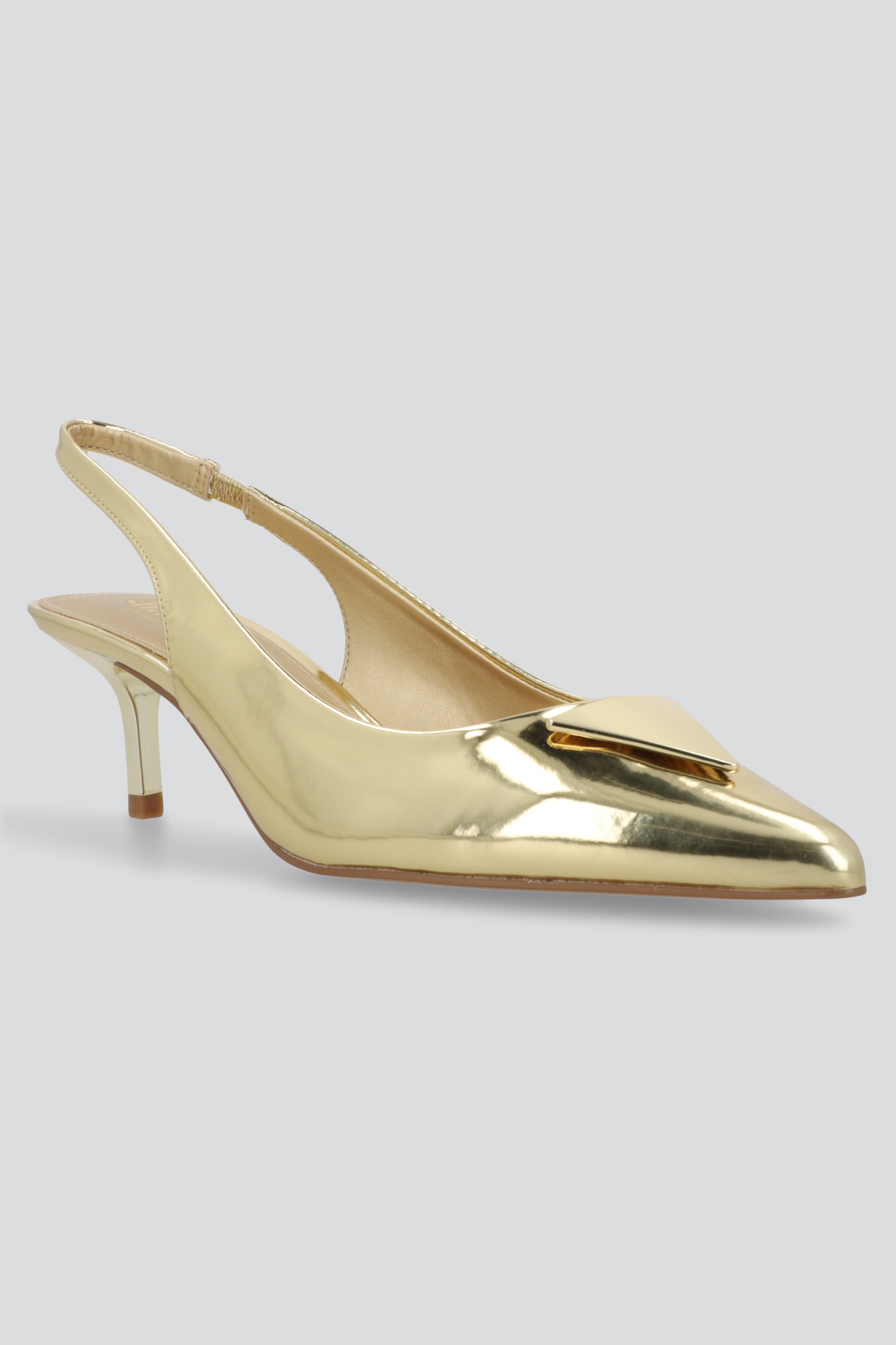 Tacon slingback metalico aplicacion ORO