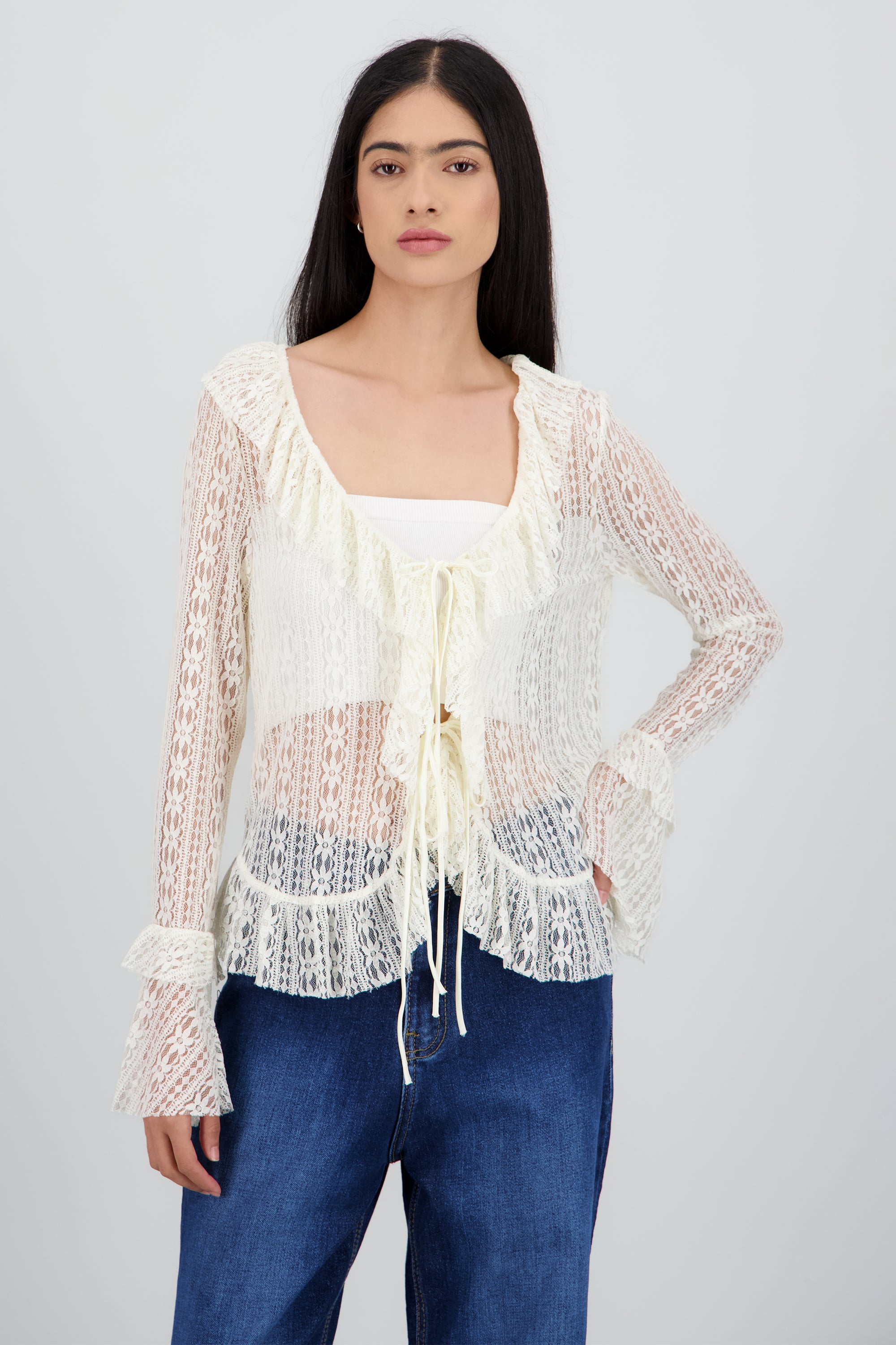 Blusa manga larga encaje con olanes CREMA