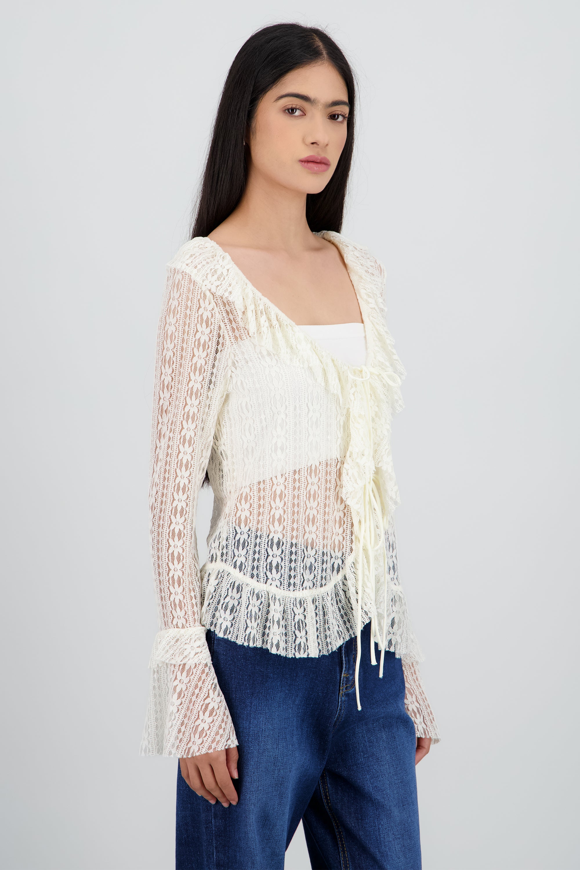 Blusa manga larga encaje con olanes CREMA