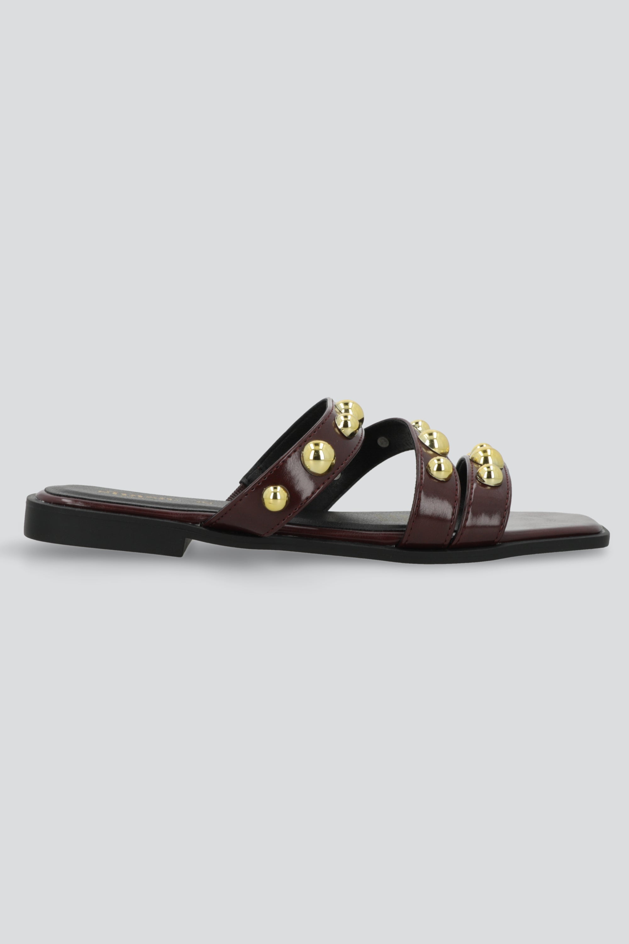 Sandalia tiras stud mega VINO