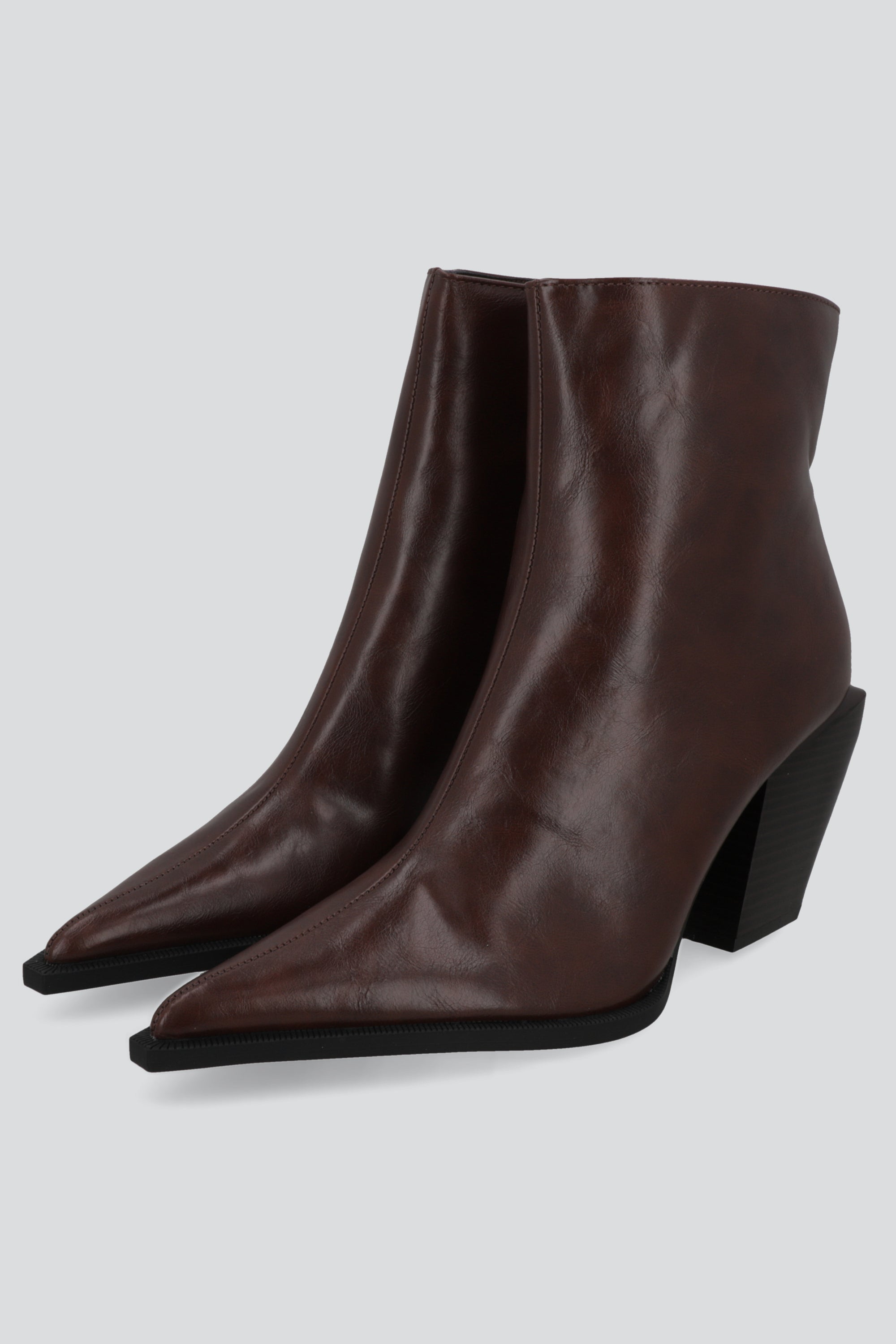 Botin pointy tacon moderno CAFE