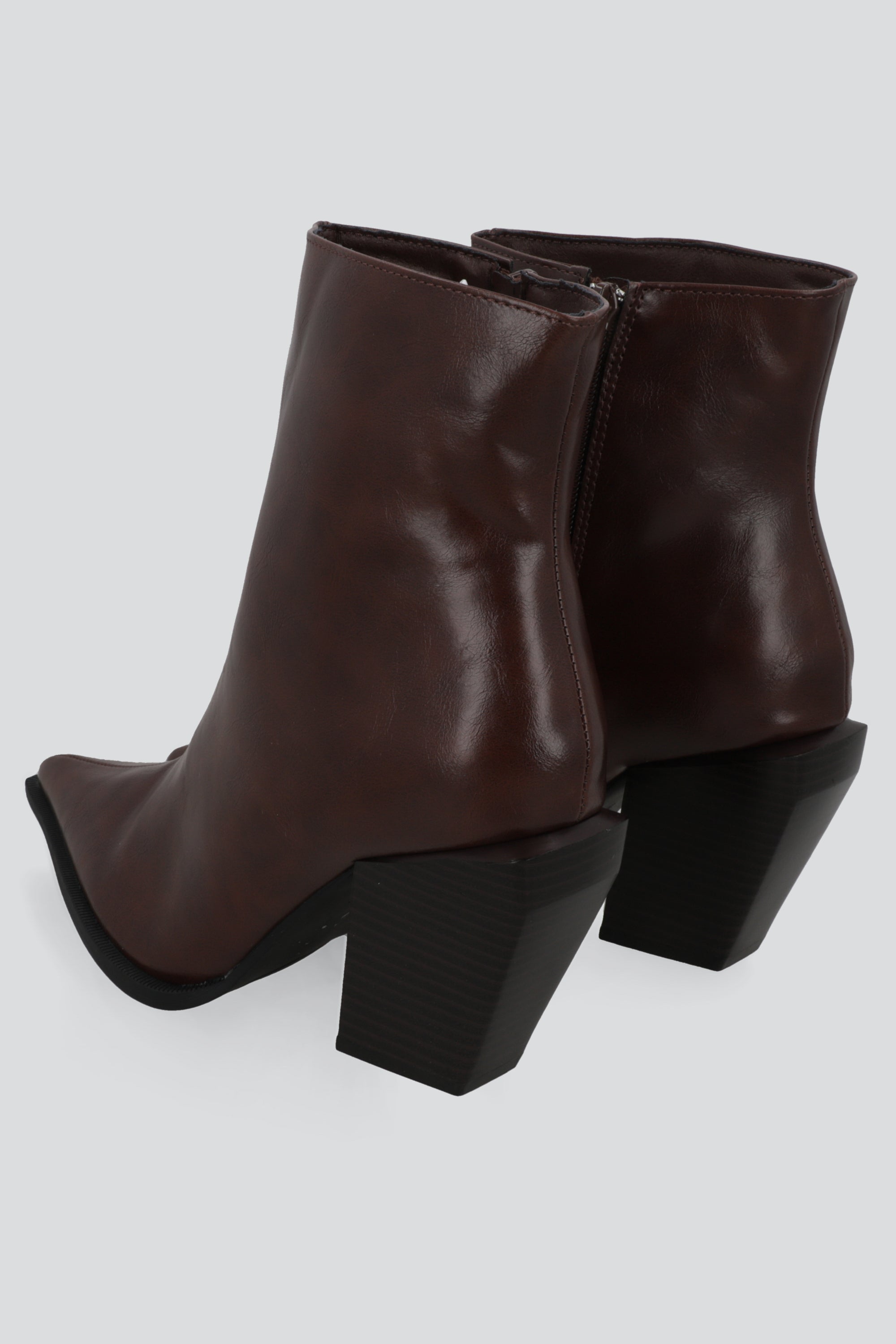 Botin pointy tacon moderno CAFE