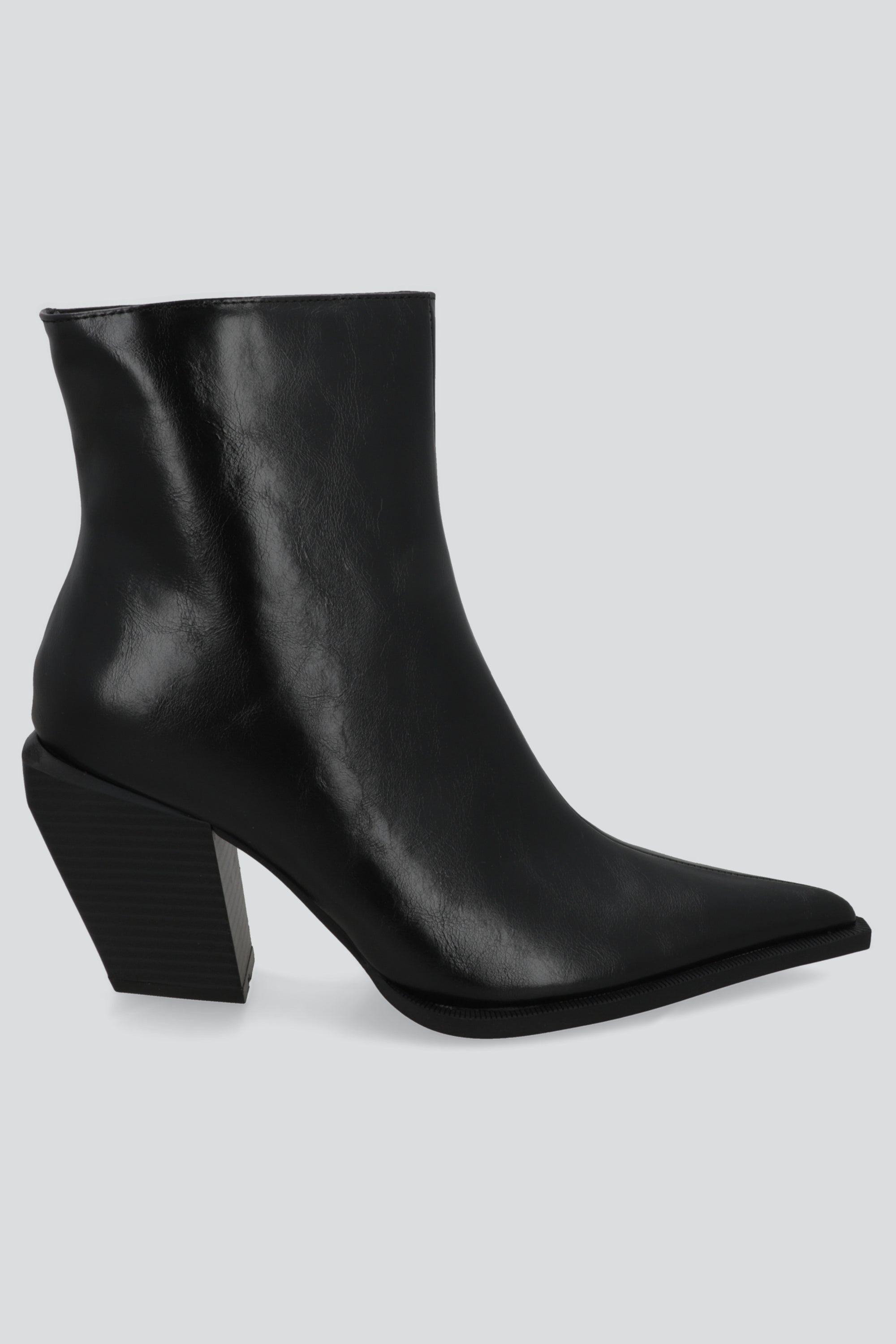 Botin pointy tacon moderno NEGRO