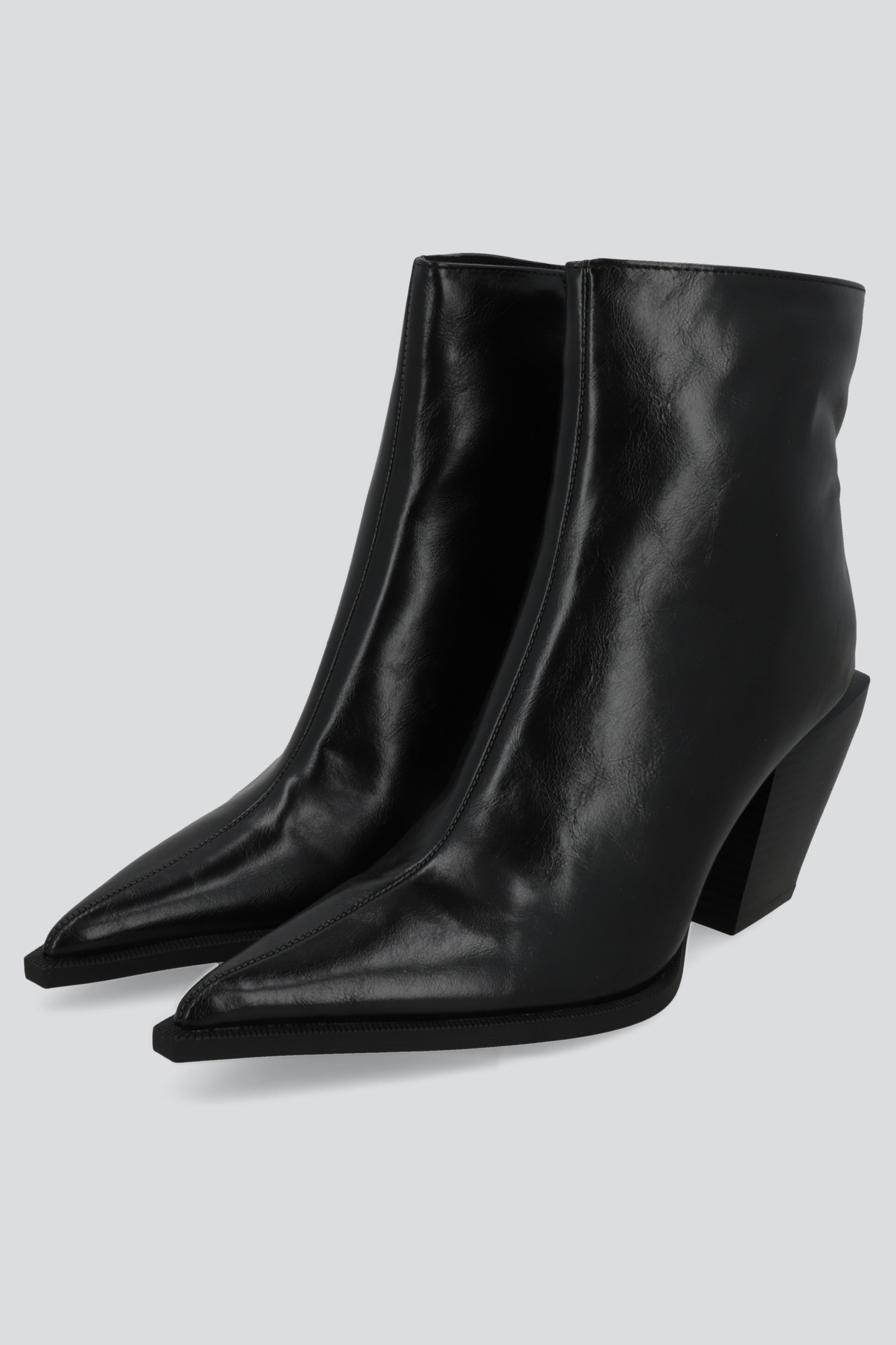 Botin pointy tacon moderno NEGRO