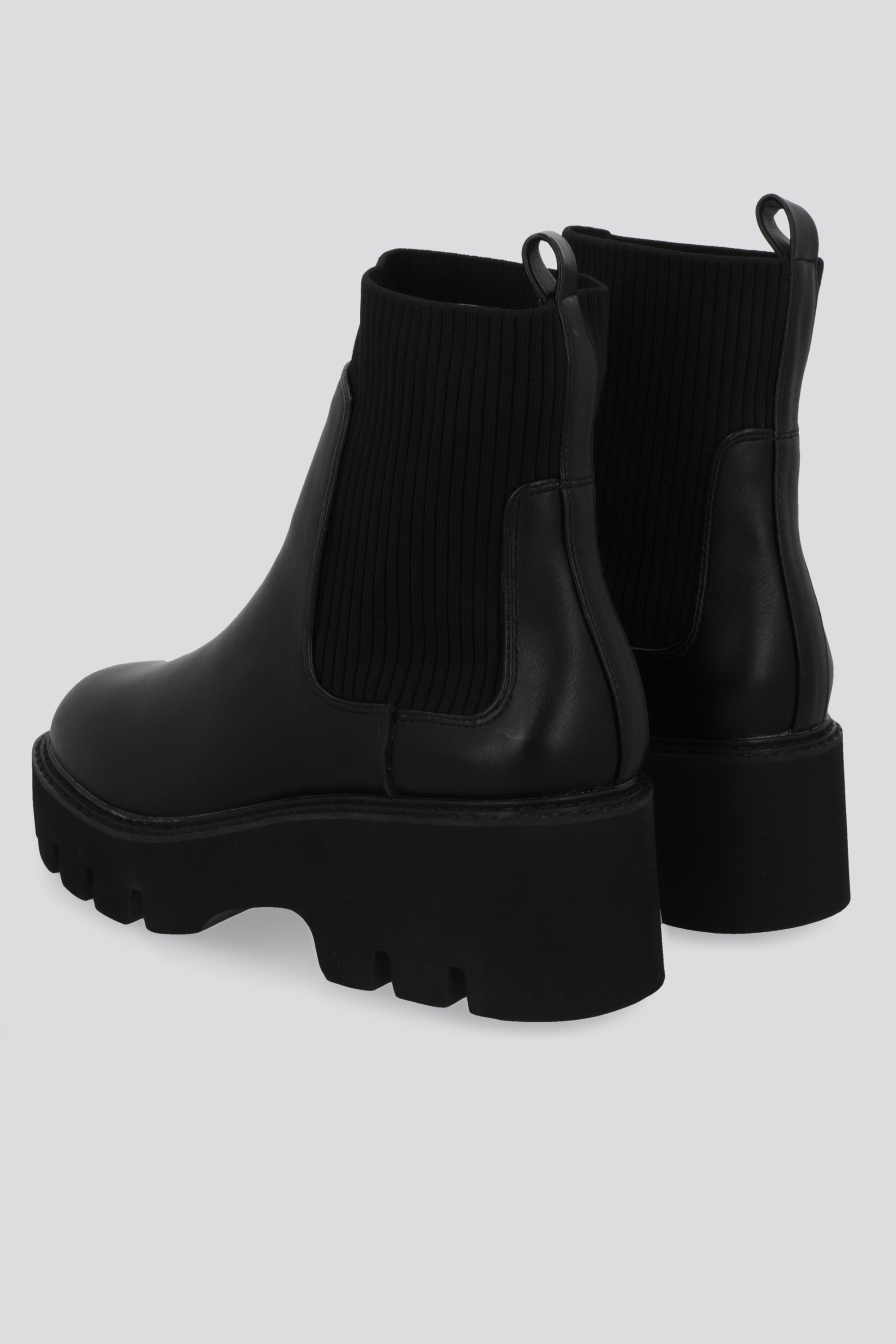 Botin chelsea suela track NEGRO