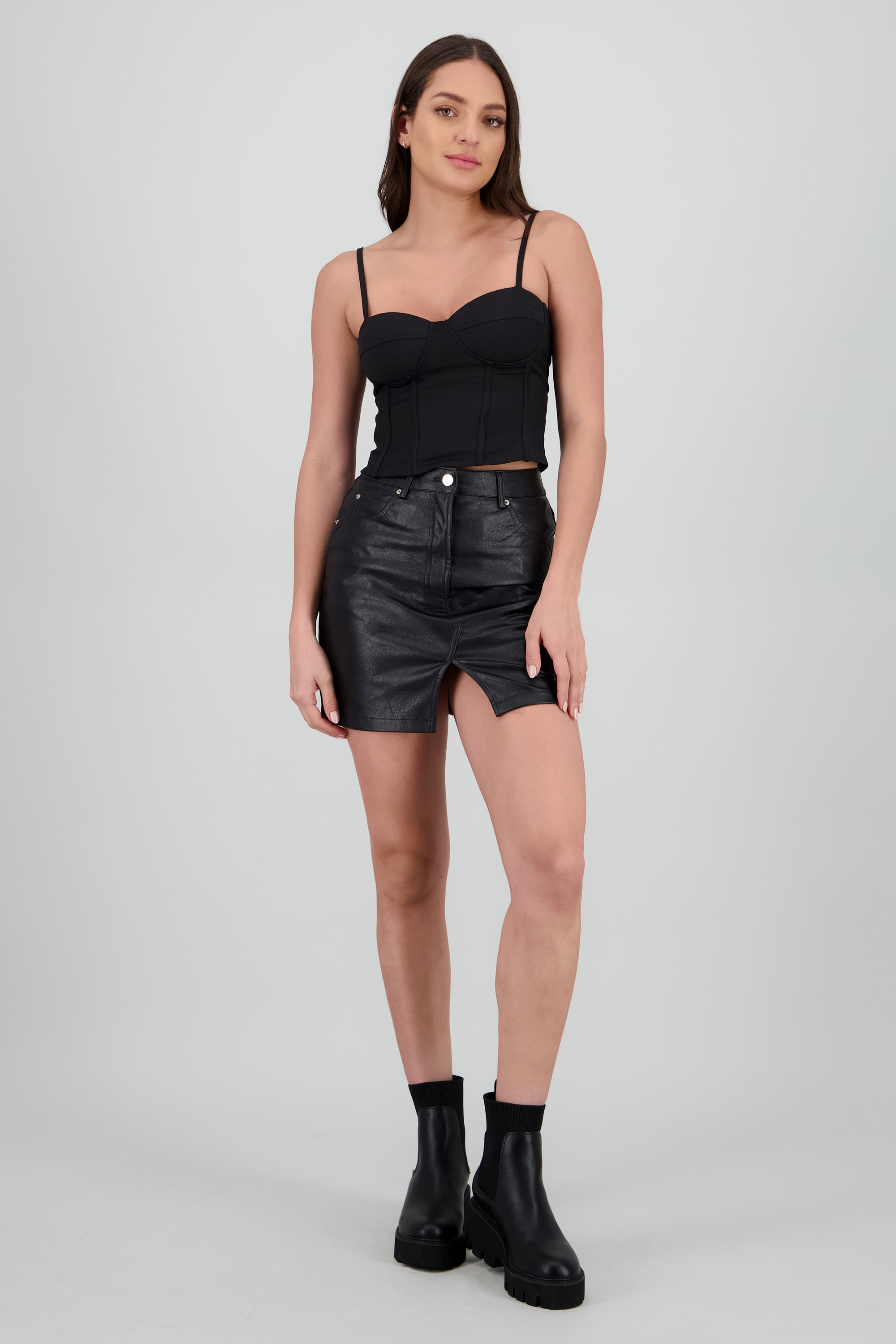 Botin chelsea suela track NEGRO