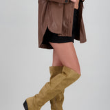 Bota vaquera overknee gamucina