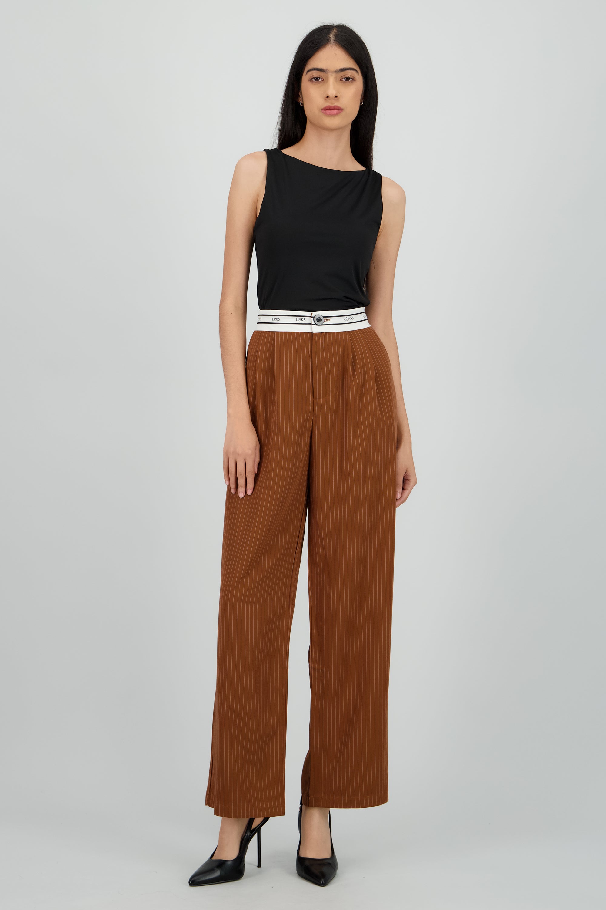 Pantalon amplio detalle pretina LADRILLO
