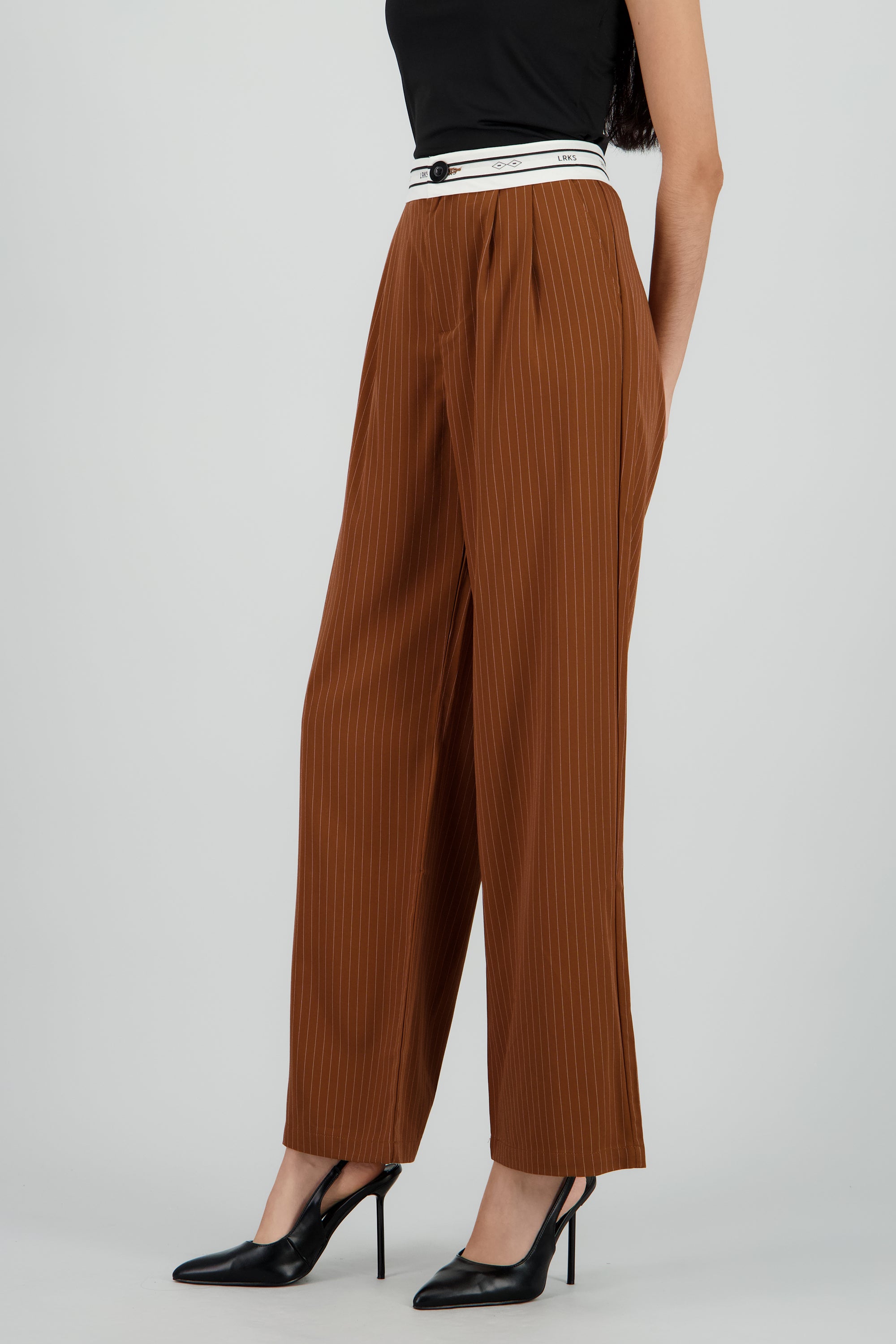 Pantalon amplio detalle pretina LADRILLO