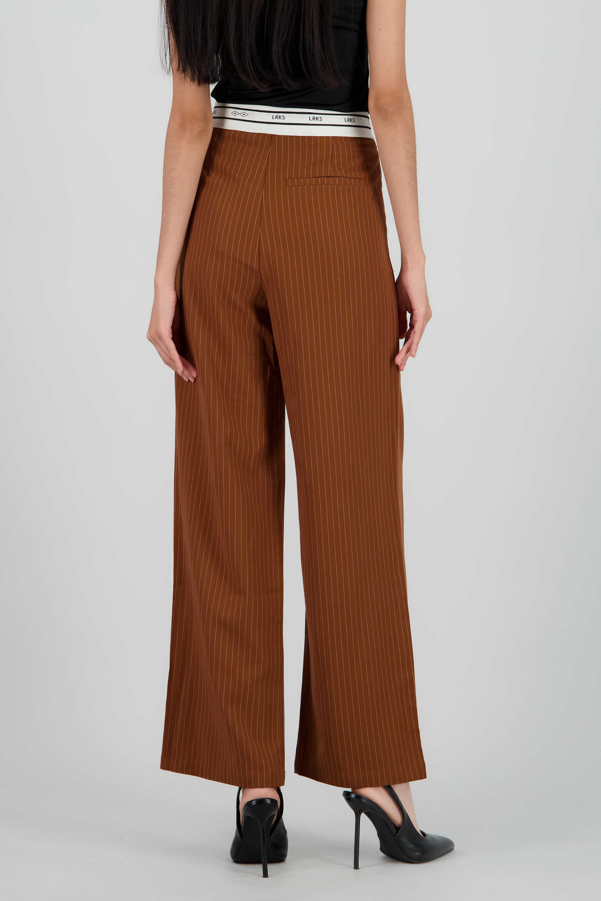 Pantalon amplio detalle pretina LADRILLO