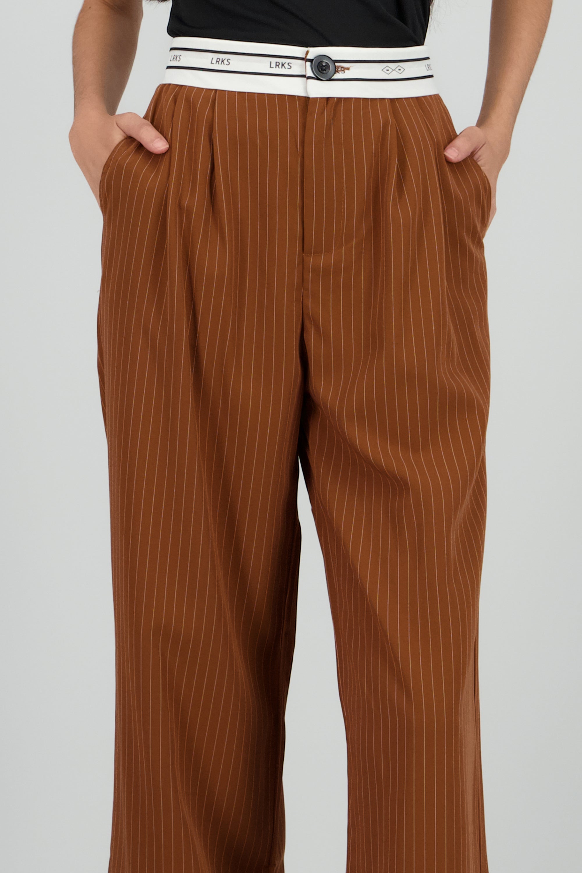 Pantalon amplio detalle pretina LADRILLO