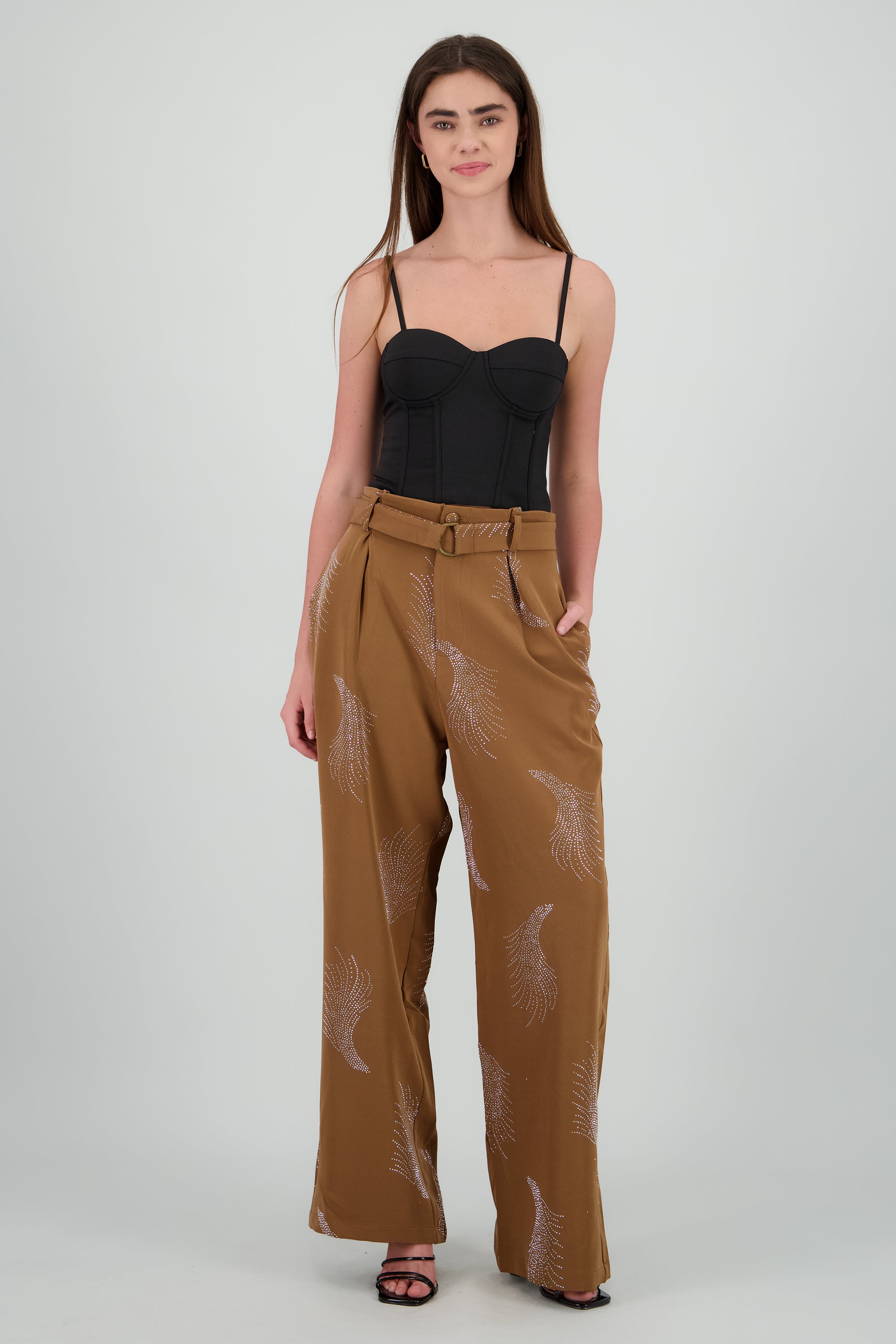 Pantalon amplio detalle brillos CAMELLO