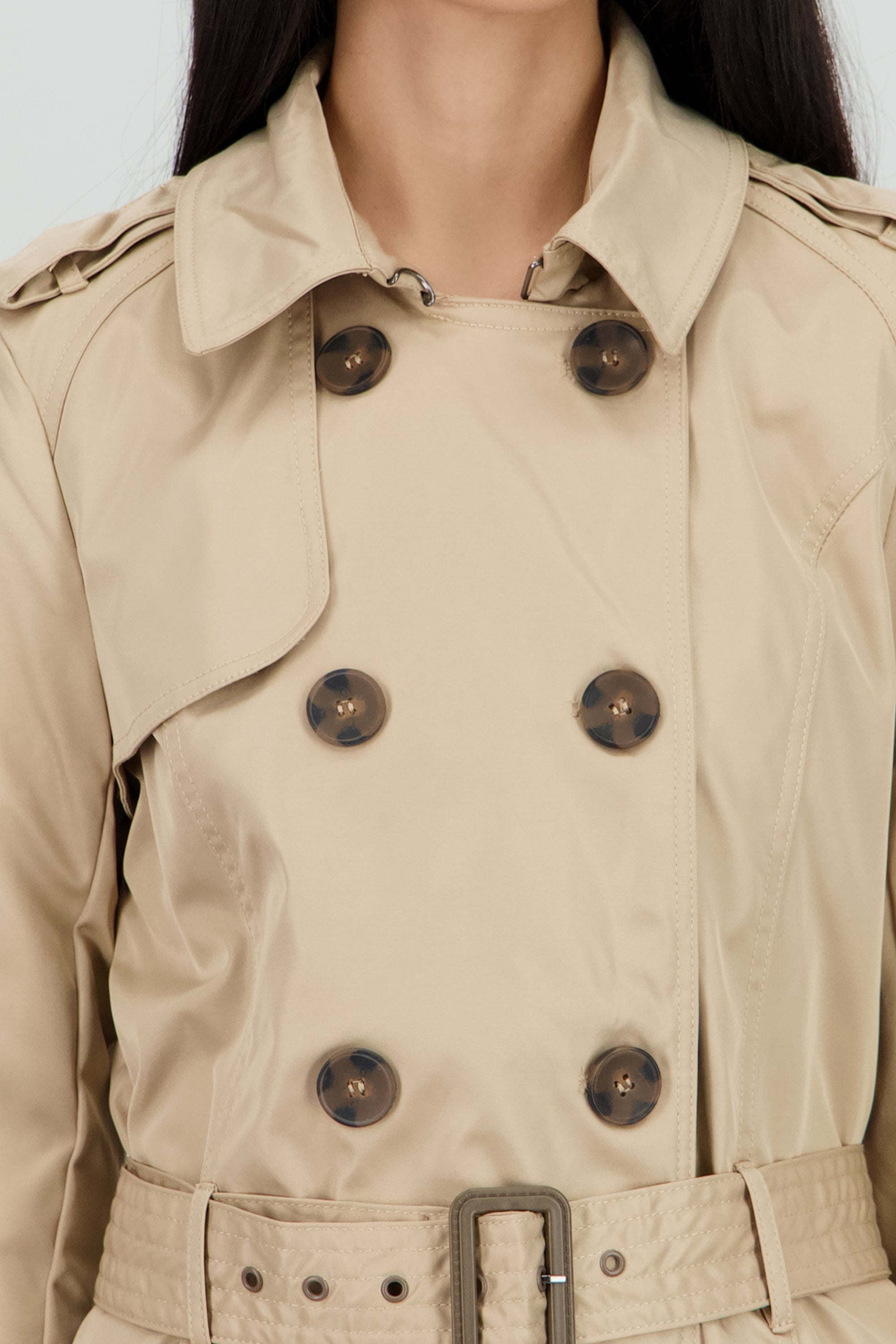 Gabardina lisa detalle cinturon ARENA