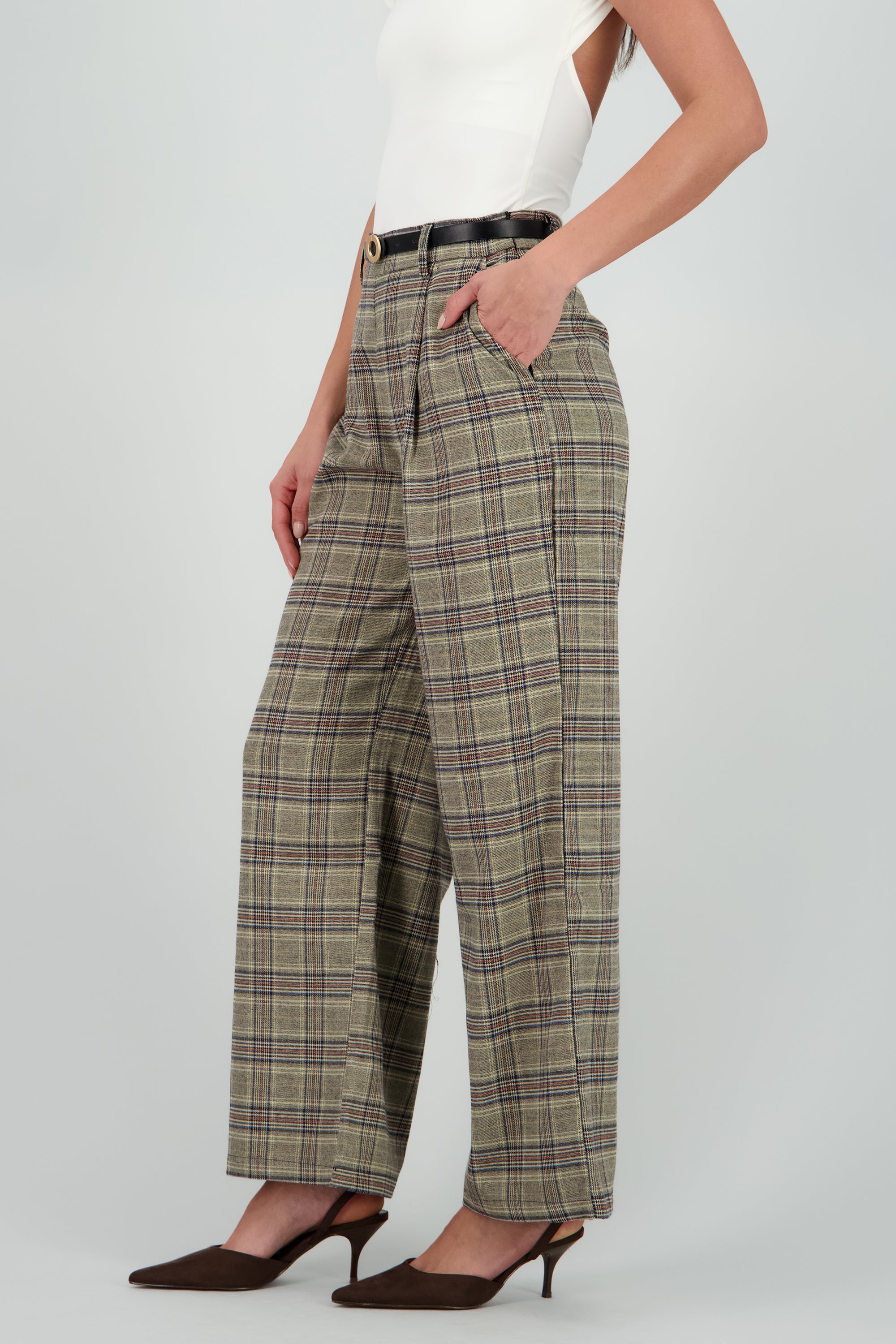 Pantalon recto cuadros detalle pinzas CAFE COMBO