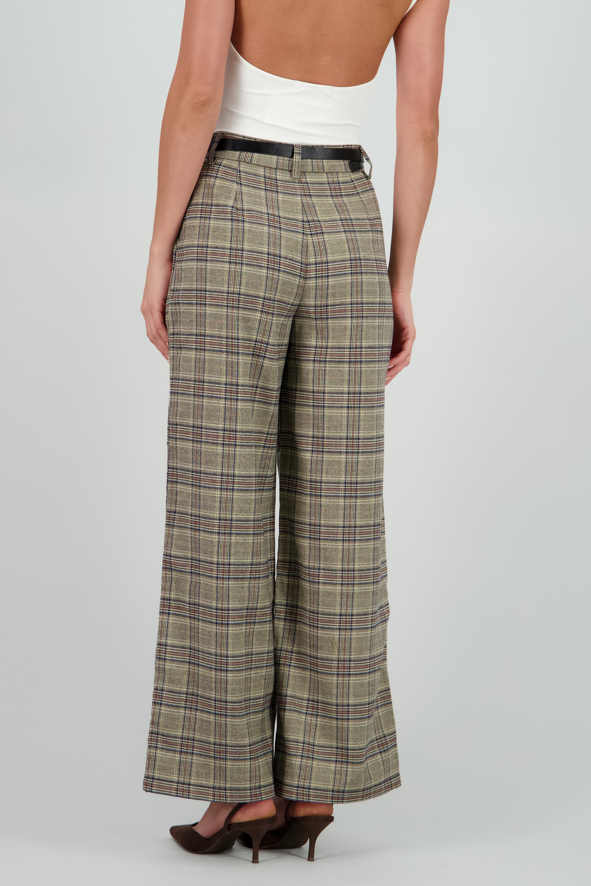 Pantalon recto cuadros detalle pinzas CAFE COMBO