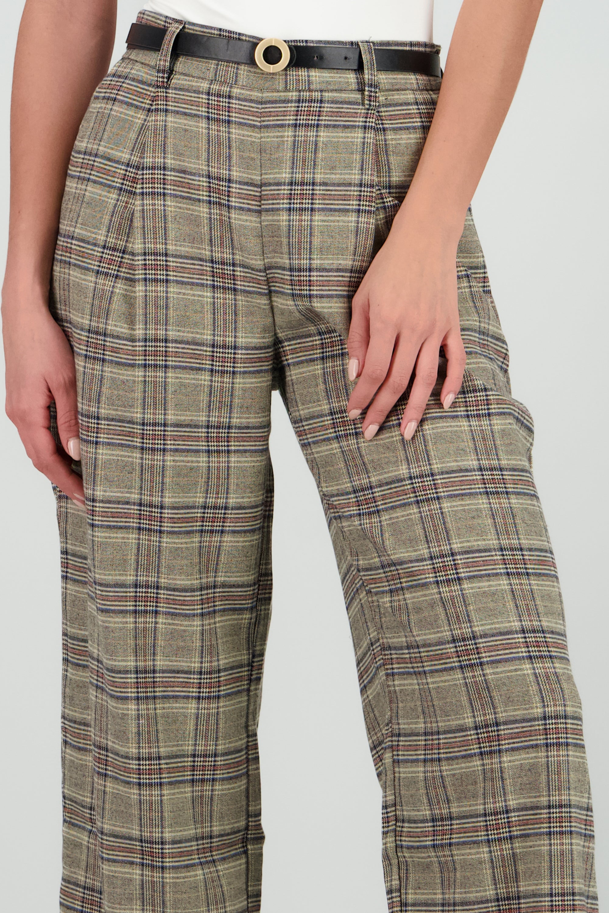 Pantalon recto cuadros detalle pinzas CAFE COMBO
