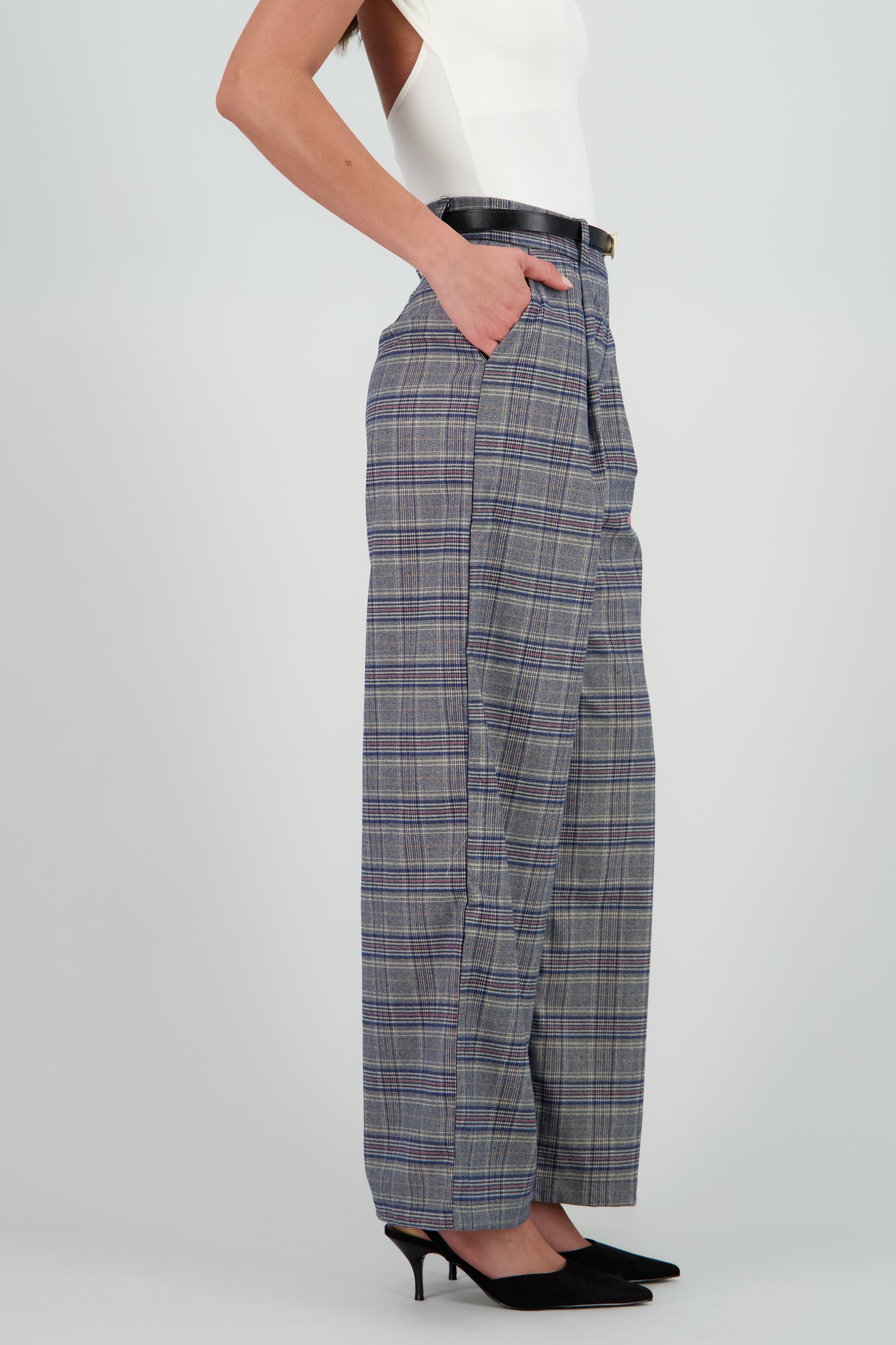 Pantalon recto cuadros detalle pinzas GRIS COMBO