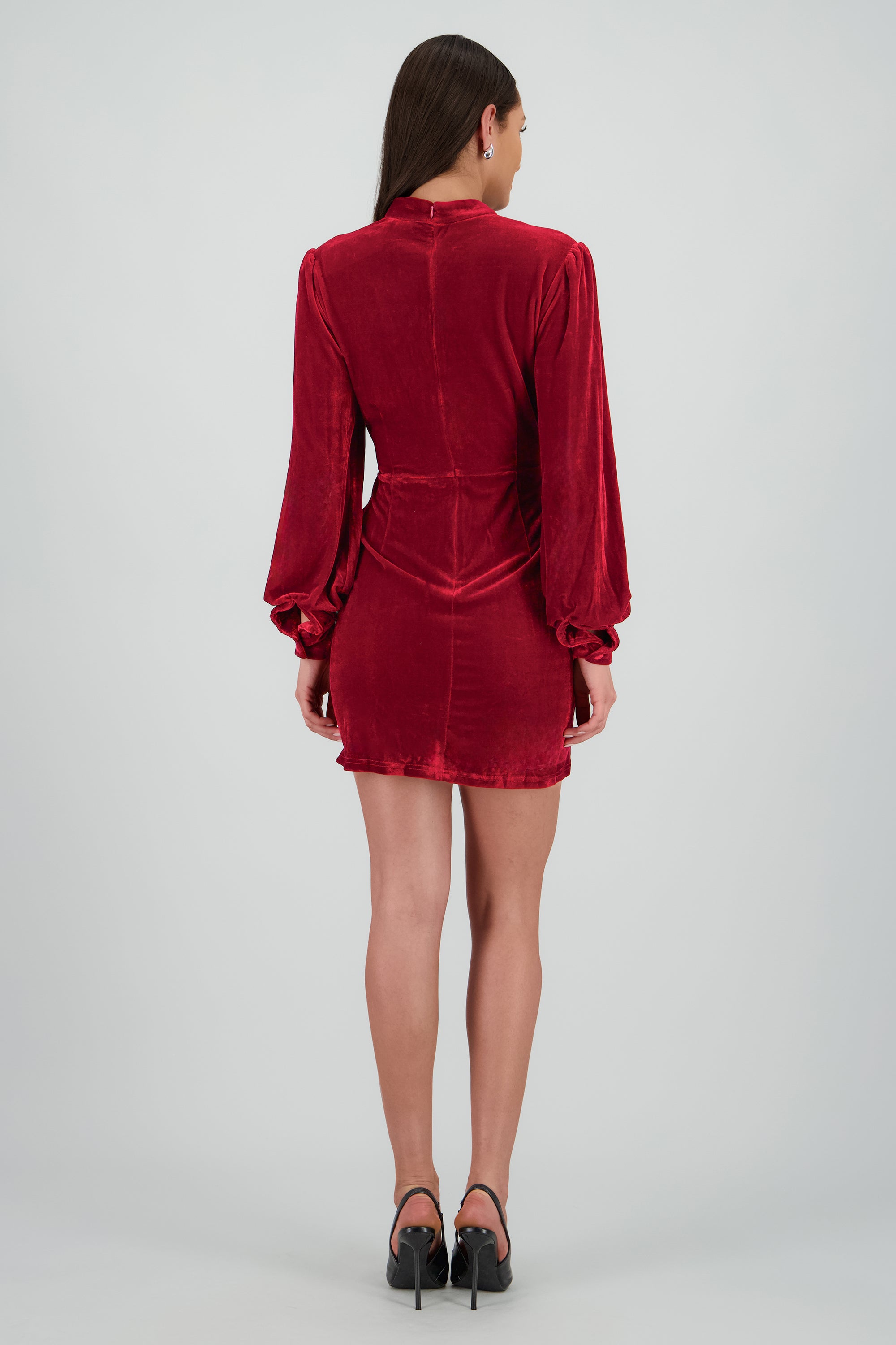 Vestido mini manga larga de velvet CIRUELA