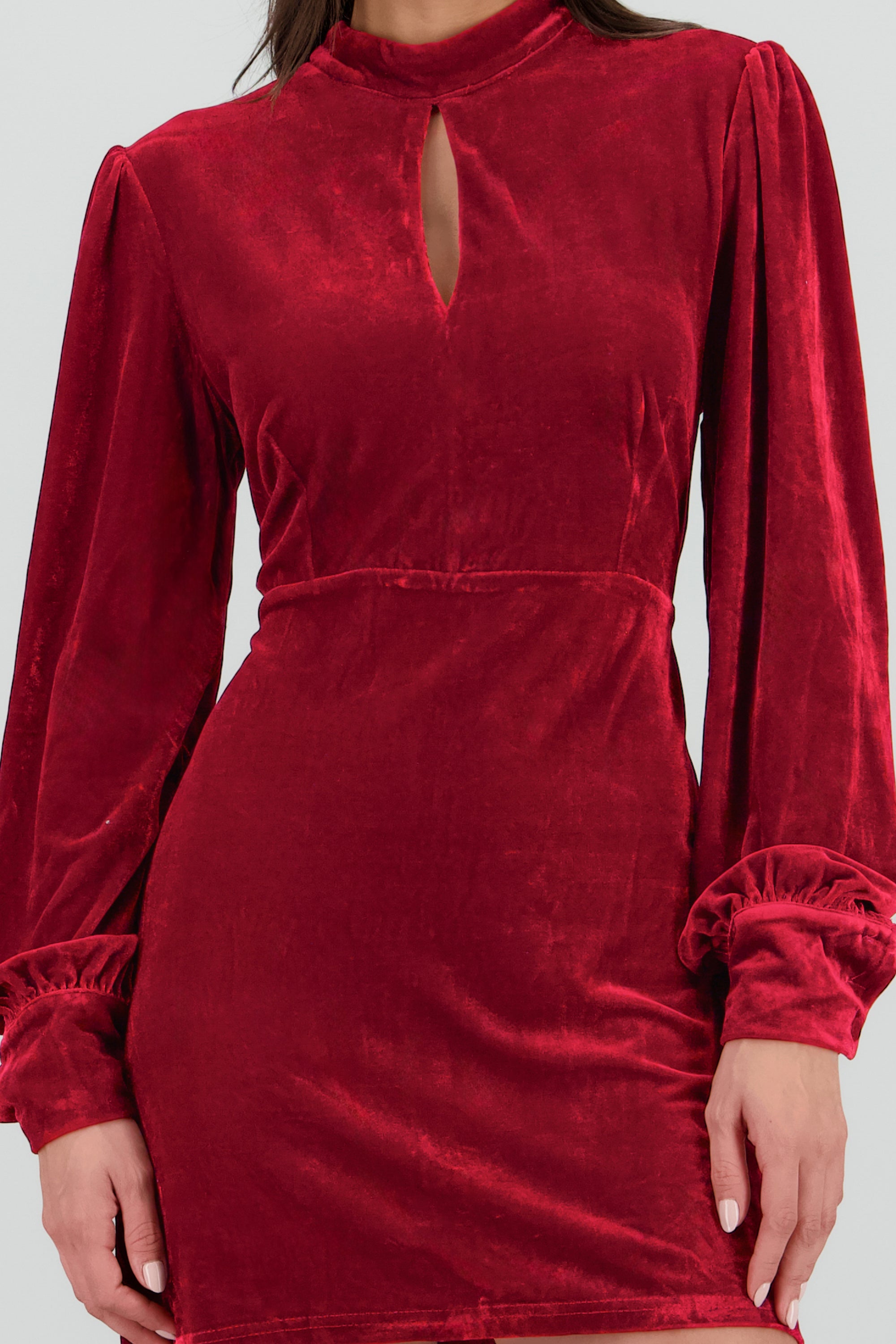 Vestido mini manga larga de velvet CIRUELA